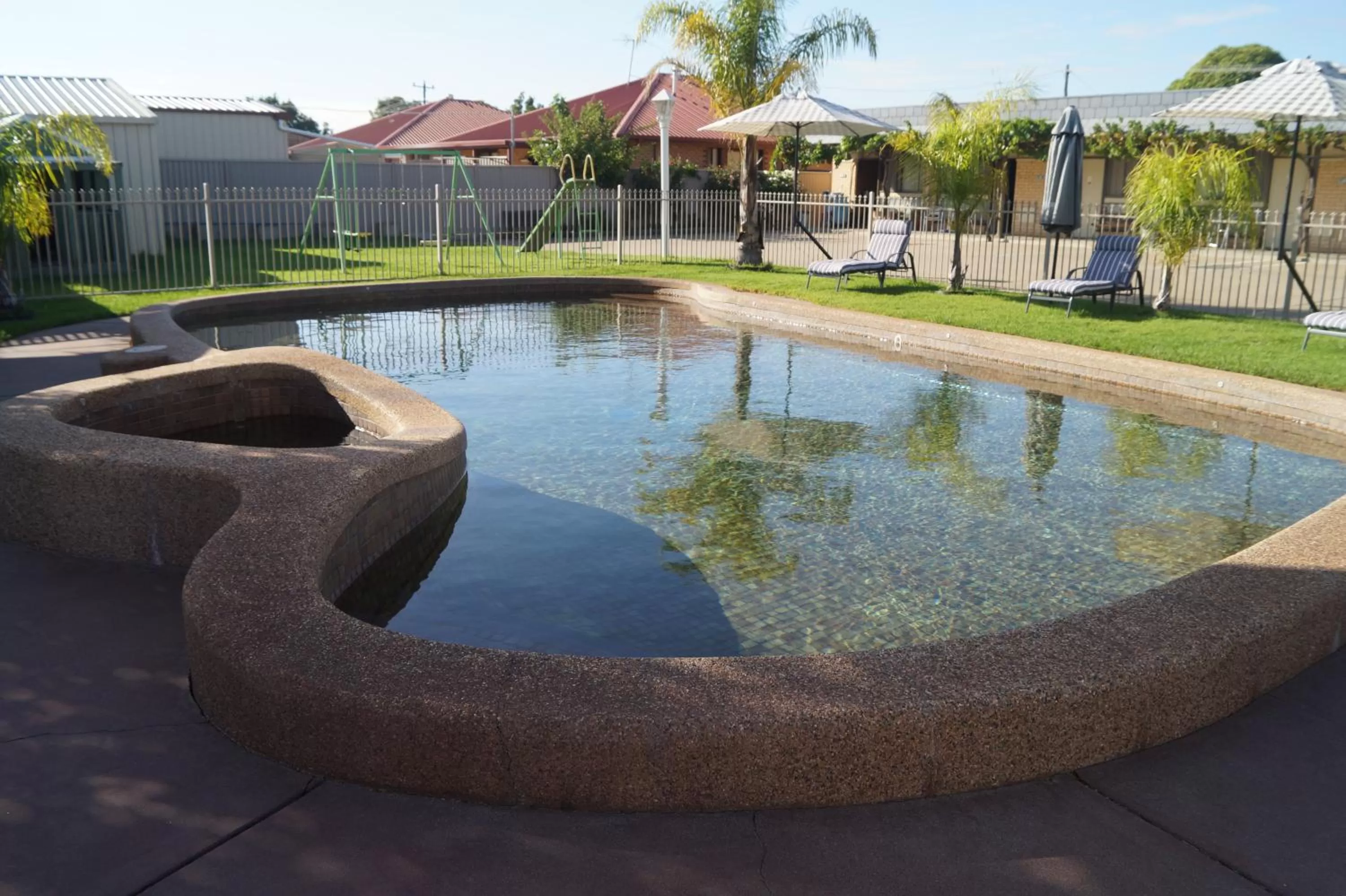 Day in Belltower Motor Inn