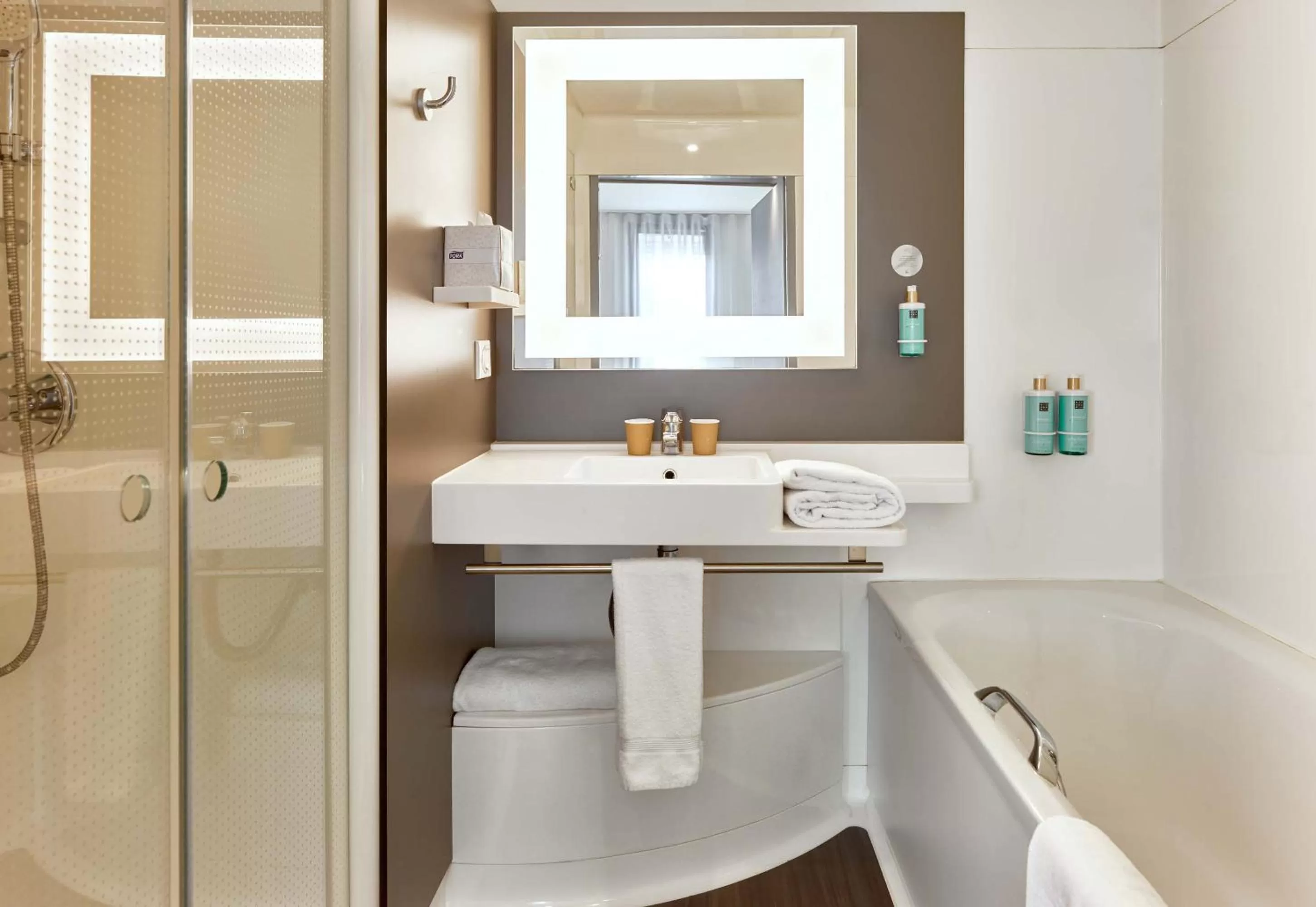 Bathroom in Novotel Suites Paris Rueil Malmaison