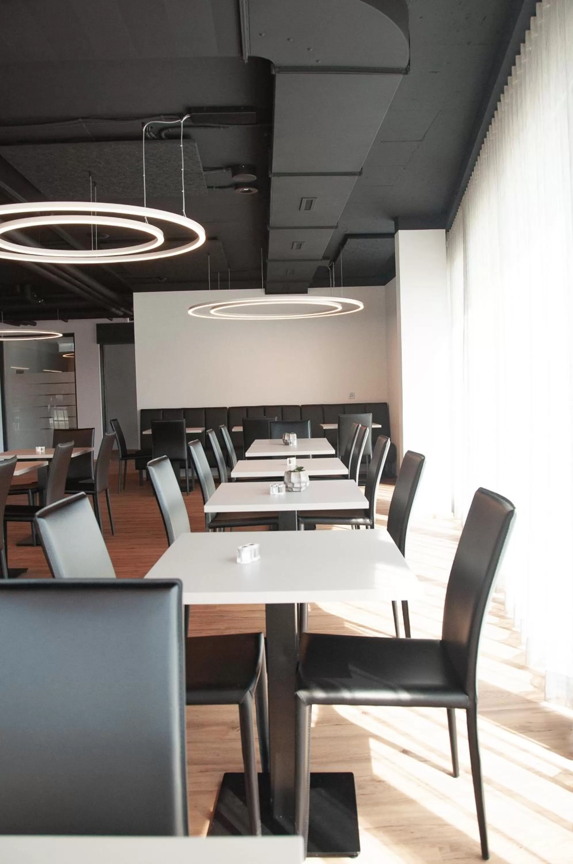 Restaurant/places to eat in TRIP INN JET HOTEL Zürich Airport