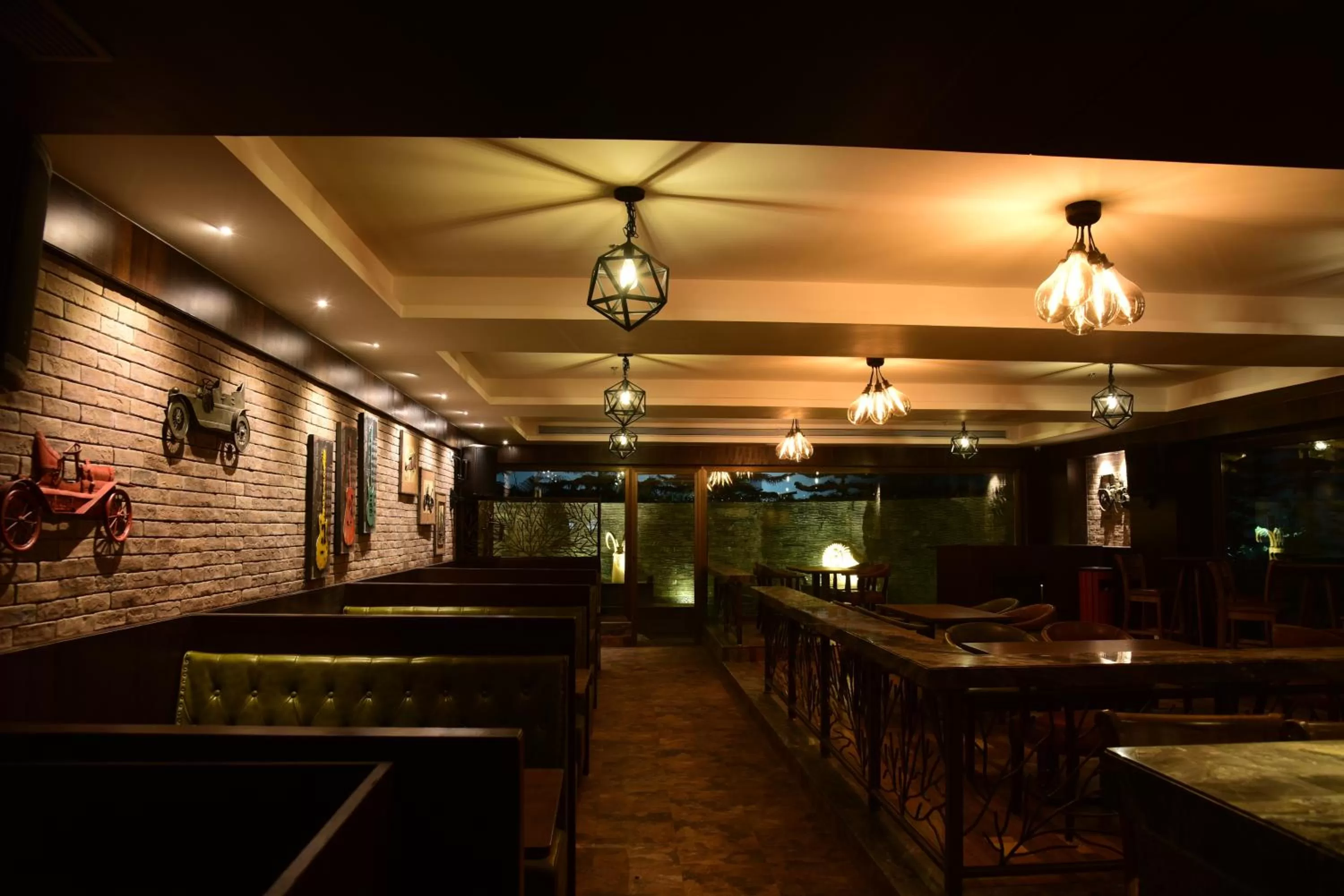 Restaurant/places to eat in Lemon Tree Hotel Siliguri