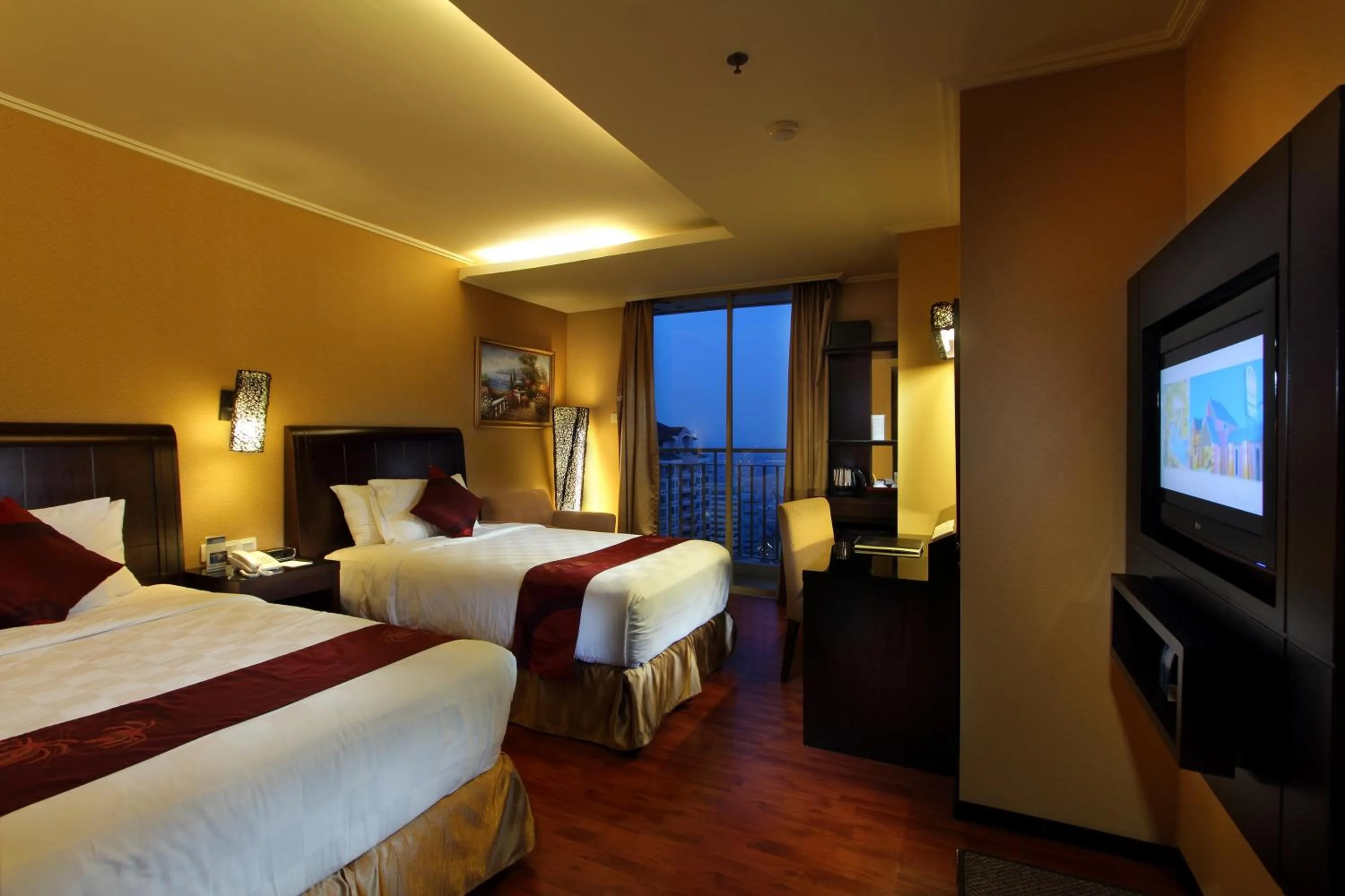 Bed in Best Western Mangga Dua Hotel & Residence