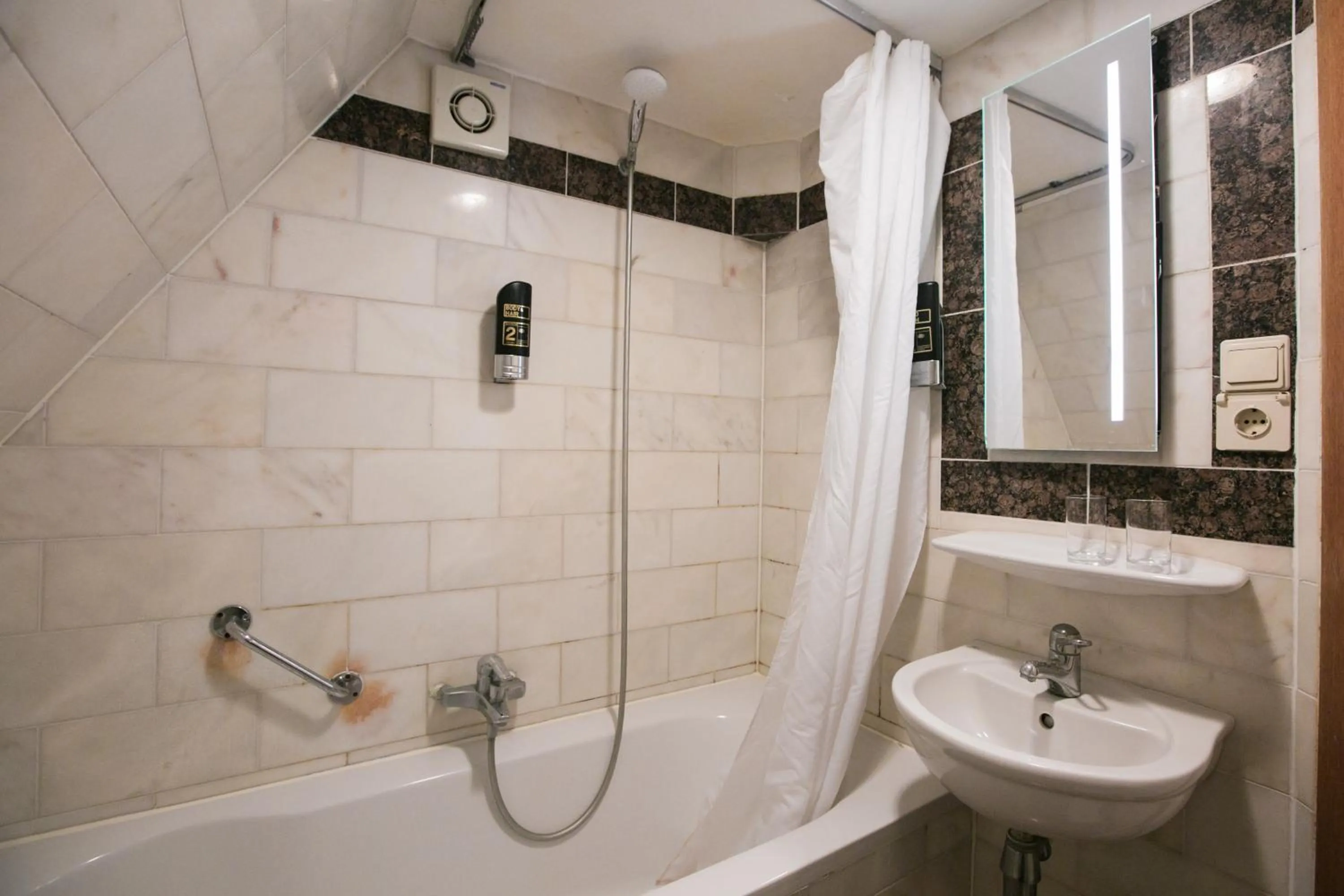 Bath in Hotel Atlanta