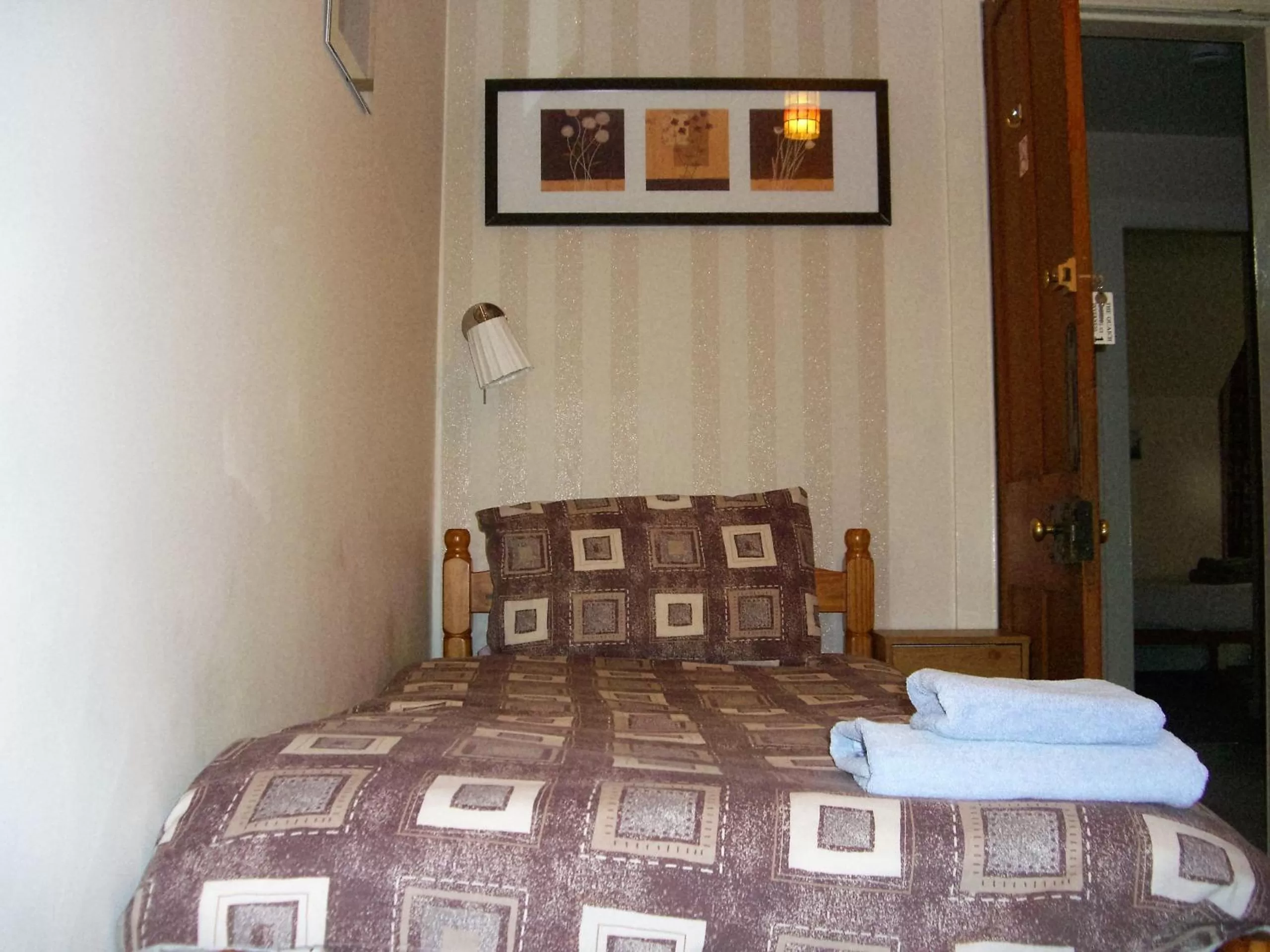 Photo of the whole room, Bed in The Quaich B&B