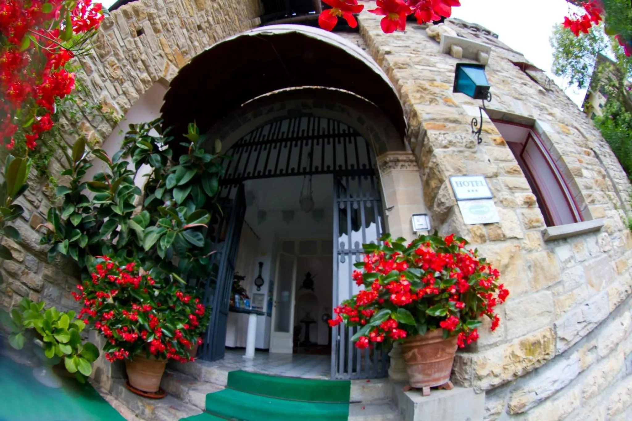 Patio in Hotel La Vela-Castello Il Rifugio