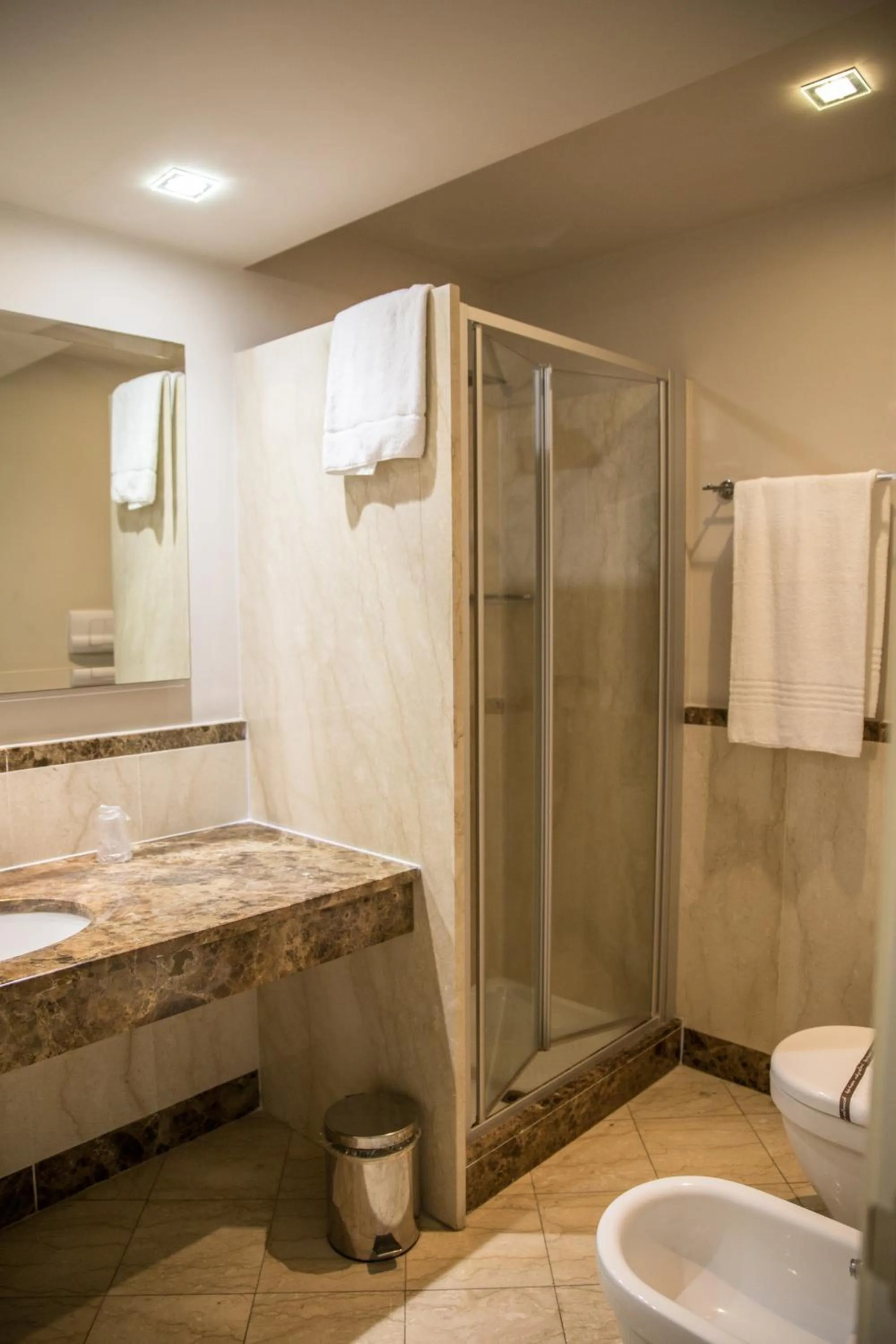 Shower in Grand Hotel Villa Itria Congress & Spa