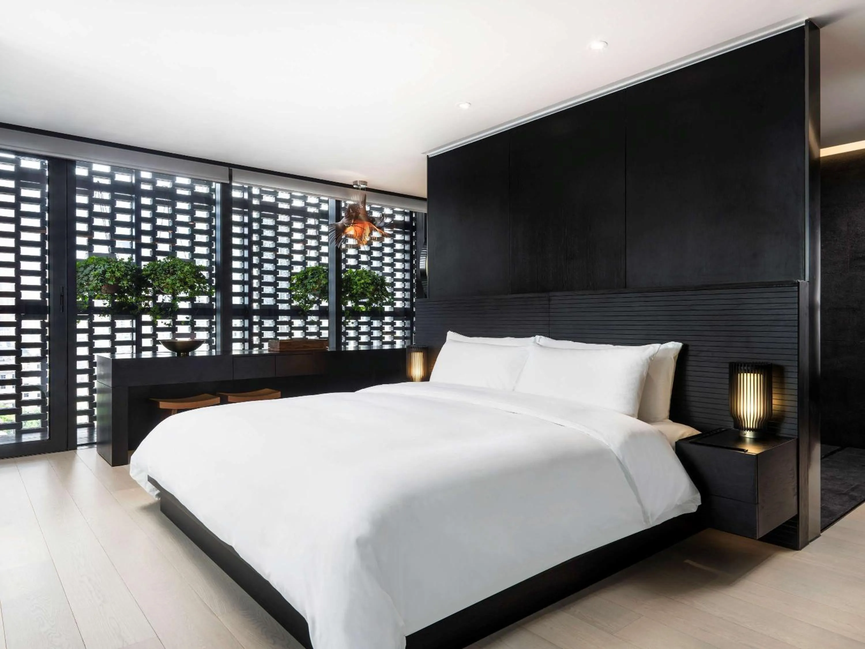 Photo of the whole room, Bed in Upper House Chengdu