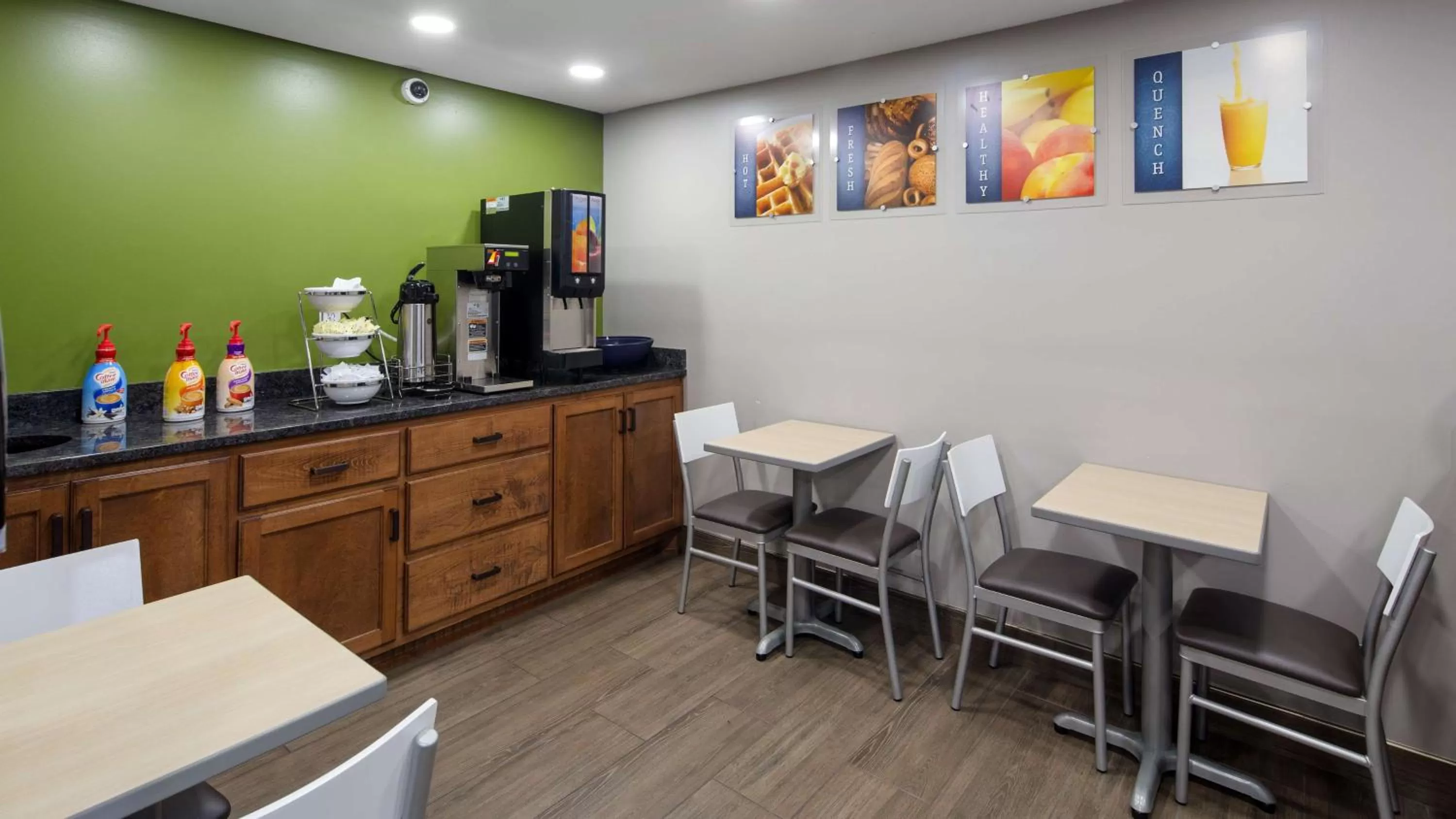 Restaurant/places to eat in SureStay Hotel by Best Western Jasper