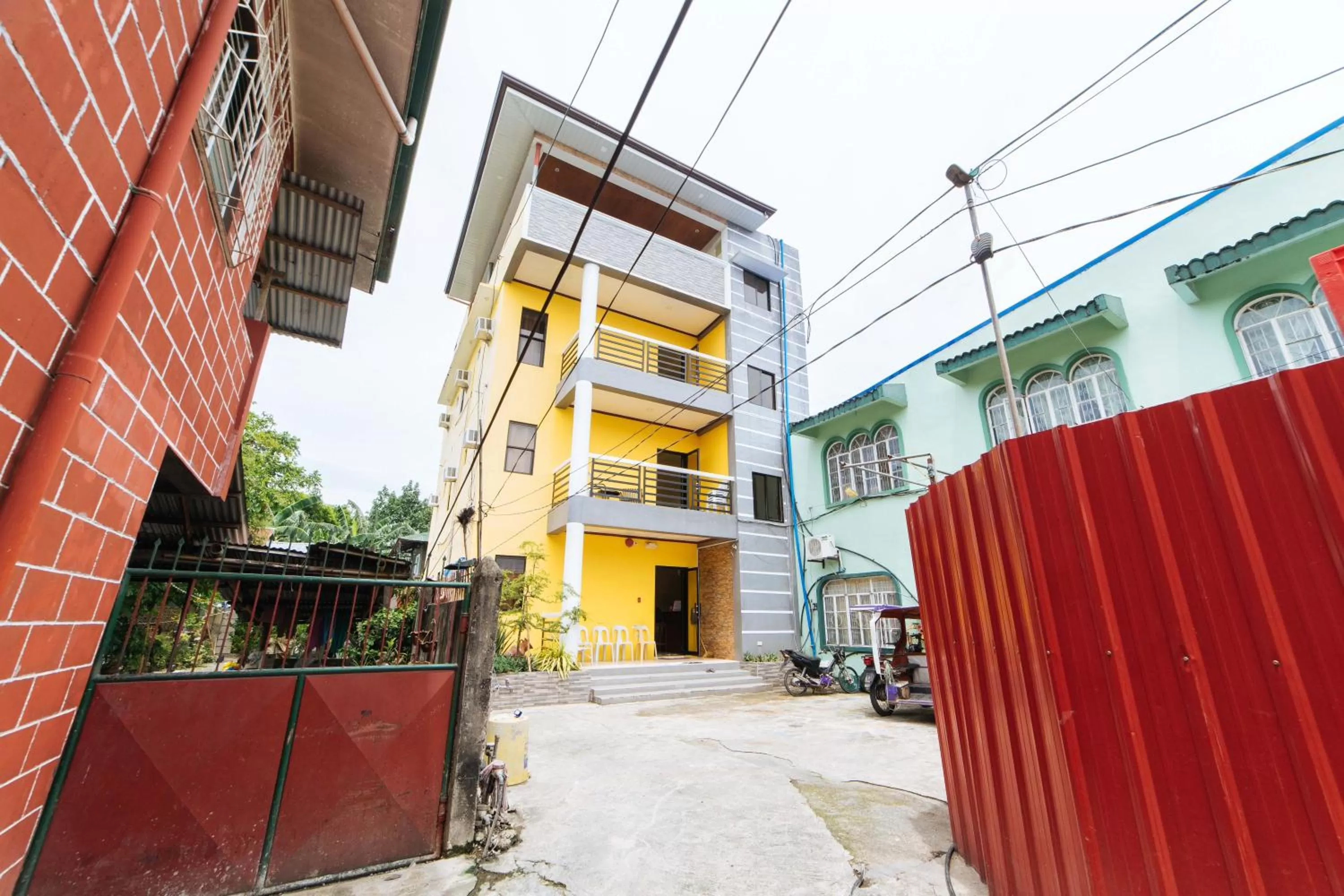 Property building in RedDoorz @ D Maagma Street