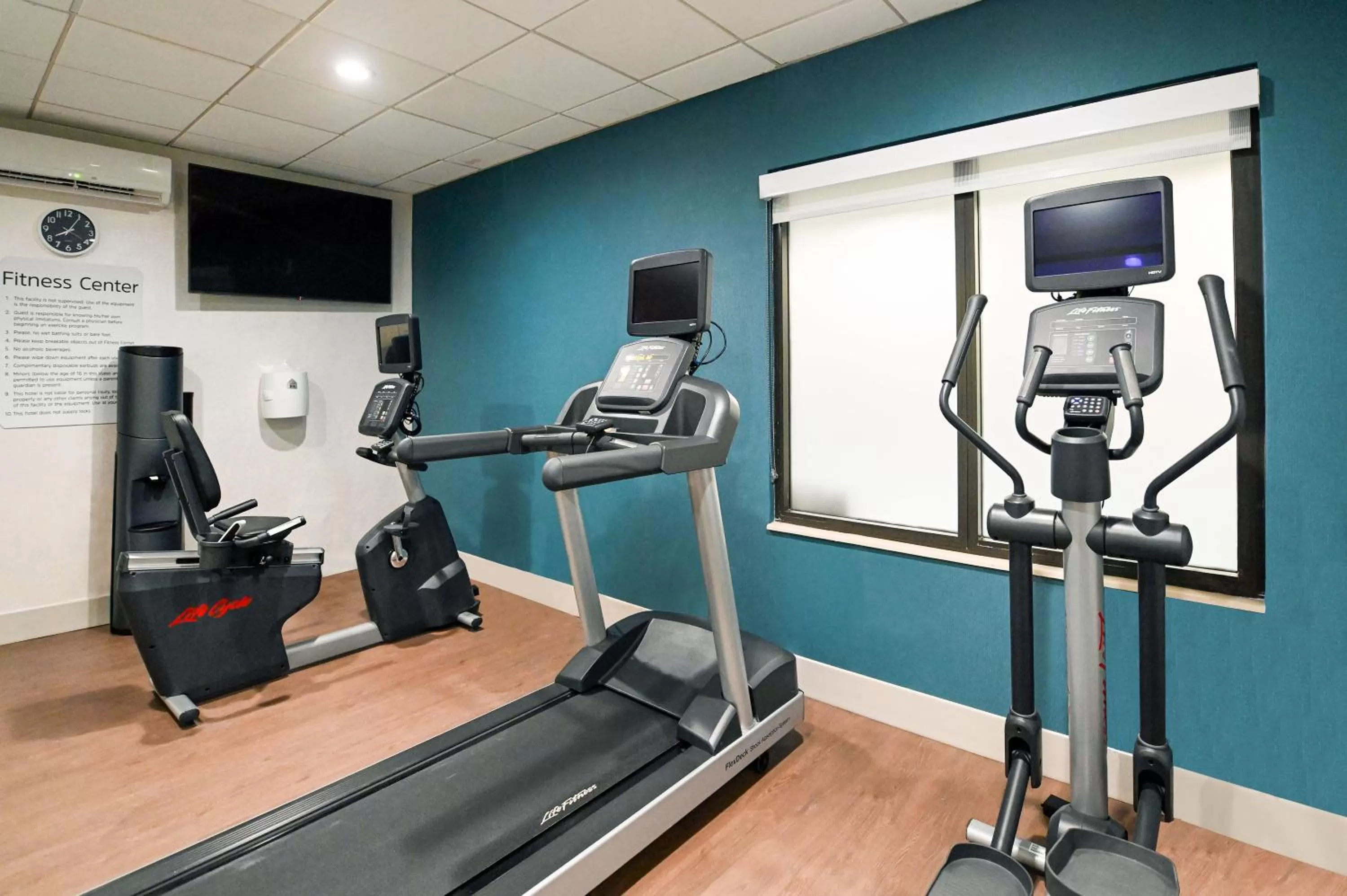Fitness centre/facilities in Holiday Inn Express Richmond Airport by IHG