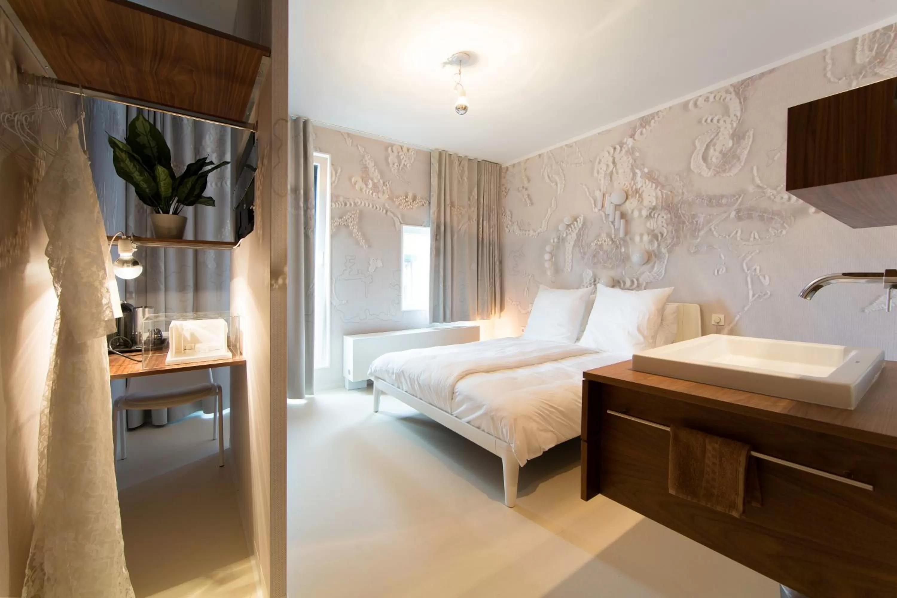Photo of the whole room, Bed in Design Hotel Modez