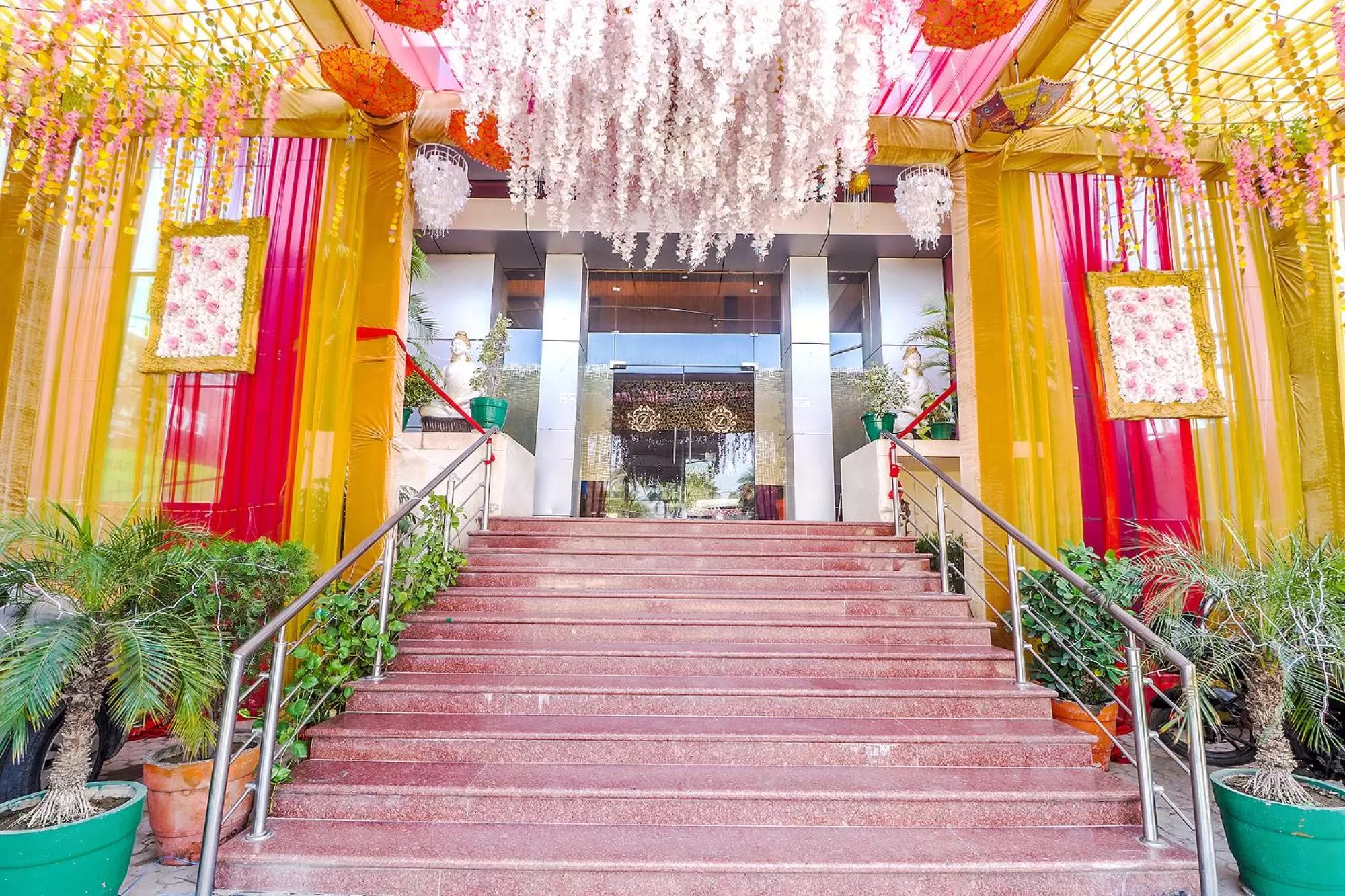 Facade/entrance in FabHotel Prime Z Grand