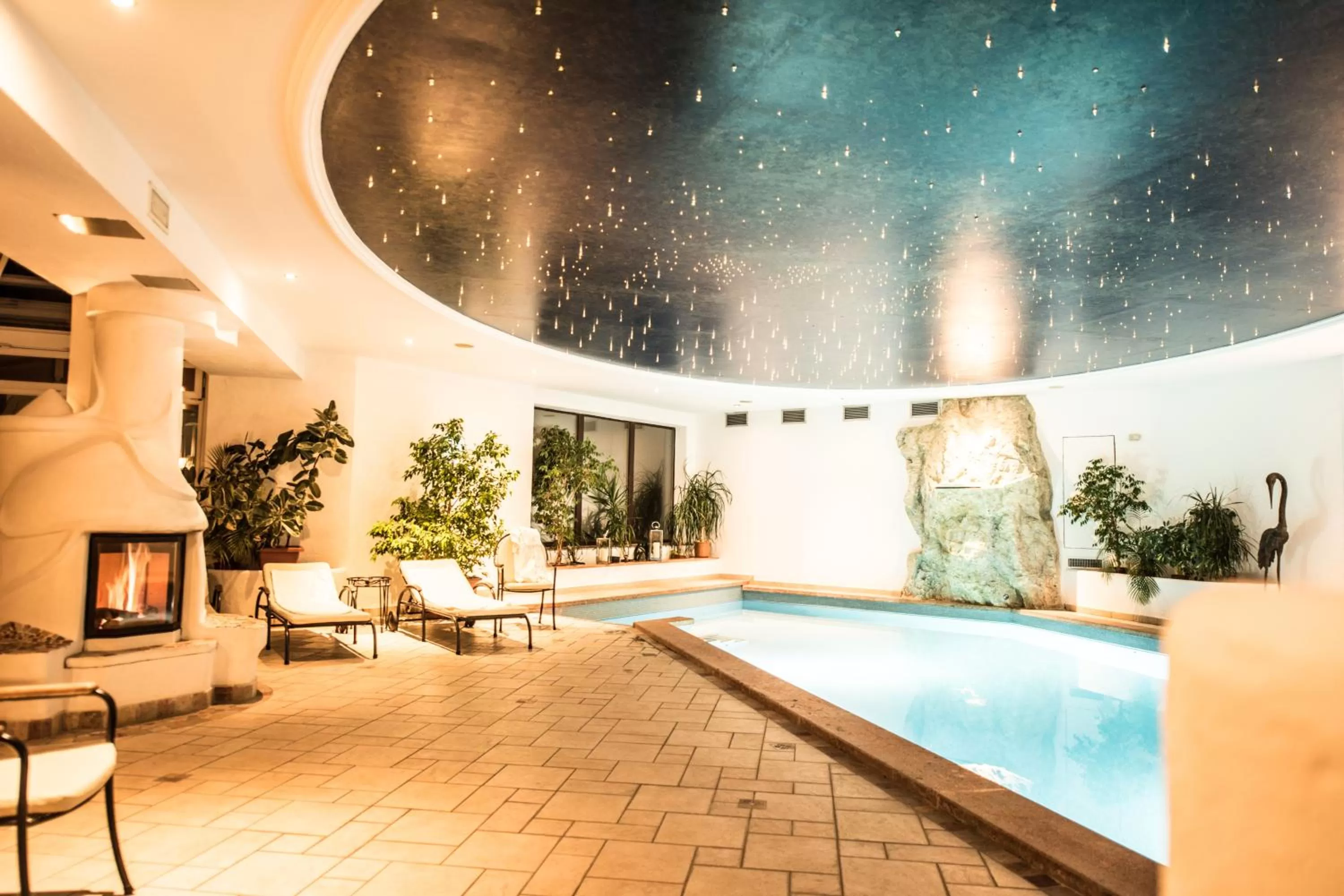 Swimming pool in Hotel Enzian Genziana