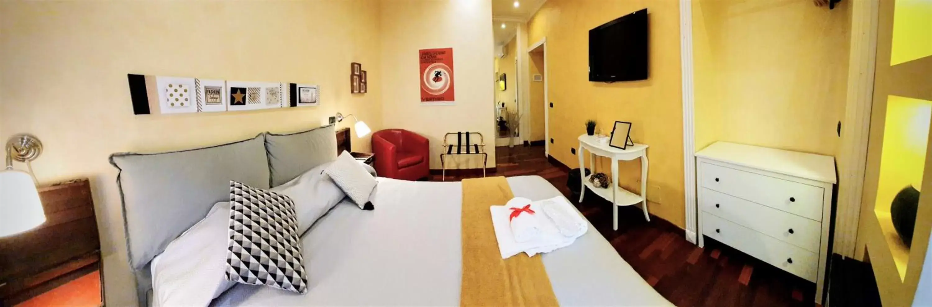 Double Room with Extra Bed - single occupancy in B&B Arco Di Gallieno Double Room with Extra Bed - single occupancy in B&B Arco Di Gallieno