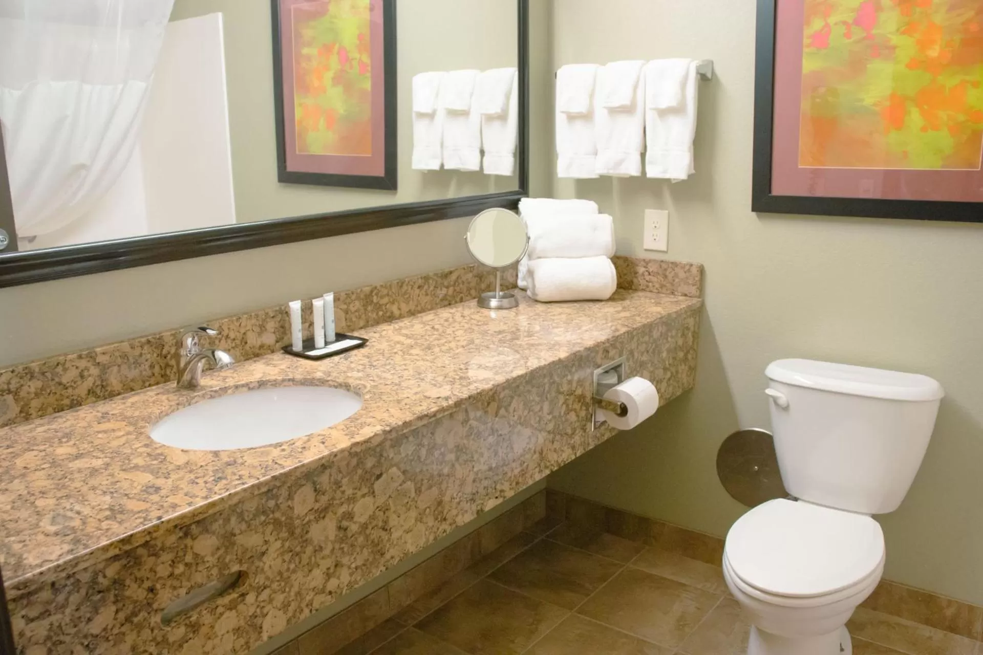 Bathroom in Grand Forks Lodge and Suites
