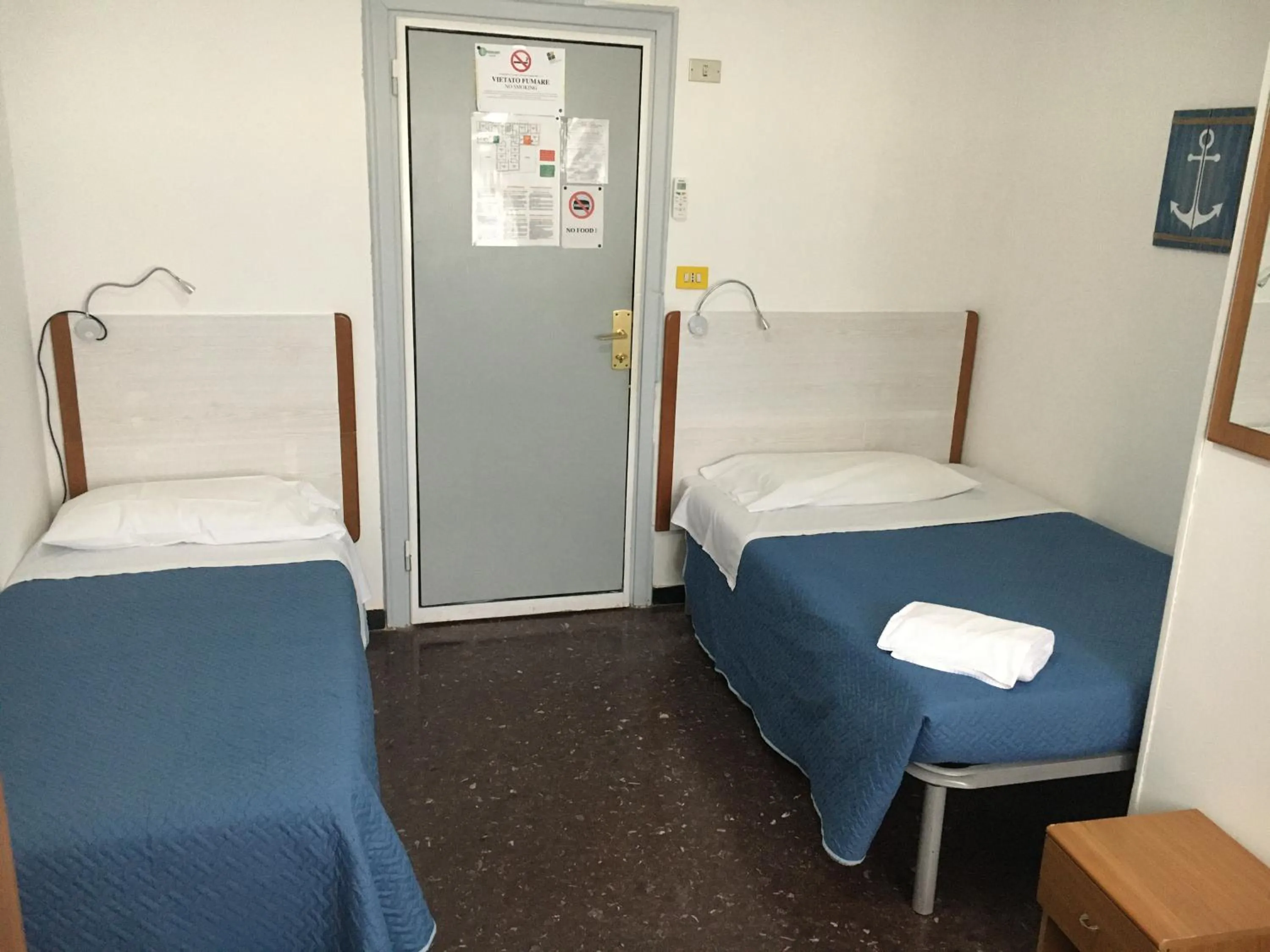 Breakfast, Bed in Hotel Miramare