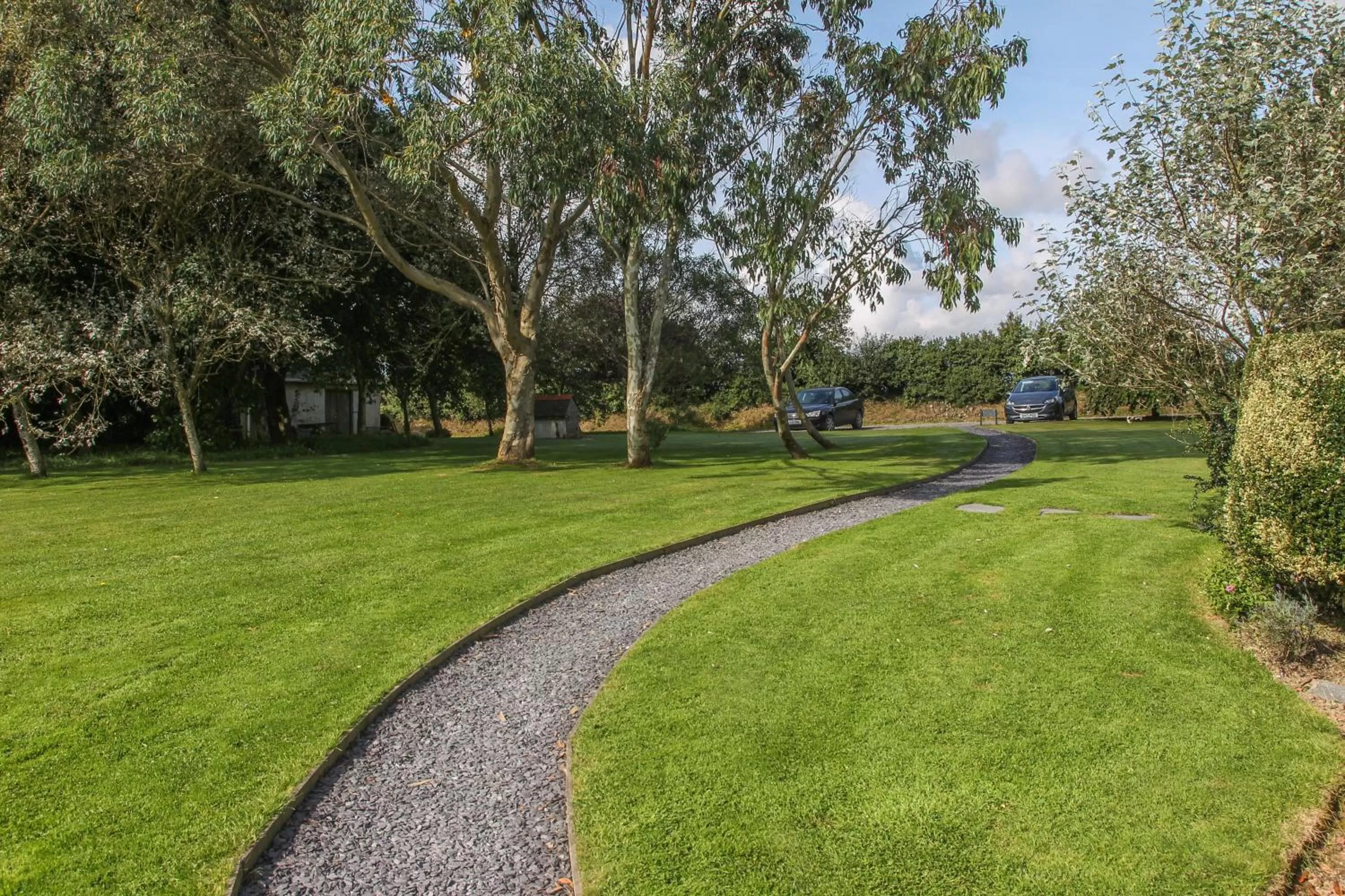 Area and facilities in Treweens