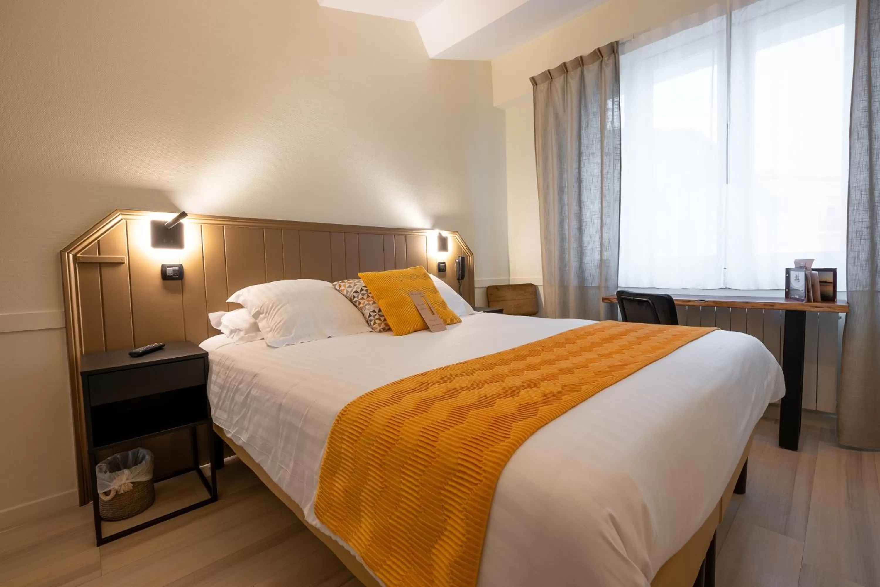 Photo of the whole room, Bed in Logis Hôtel Rêve de Sable