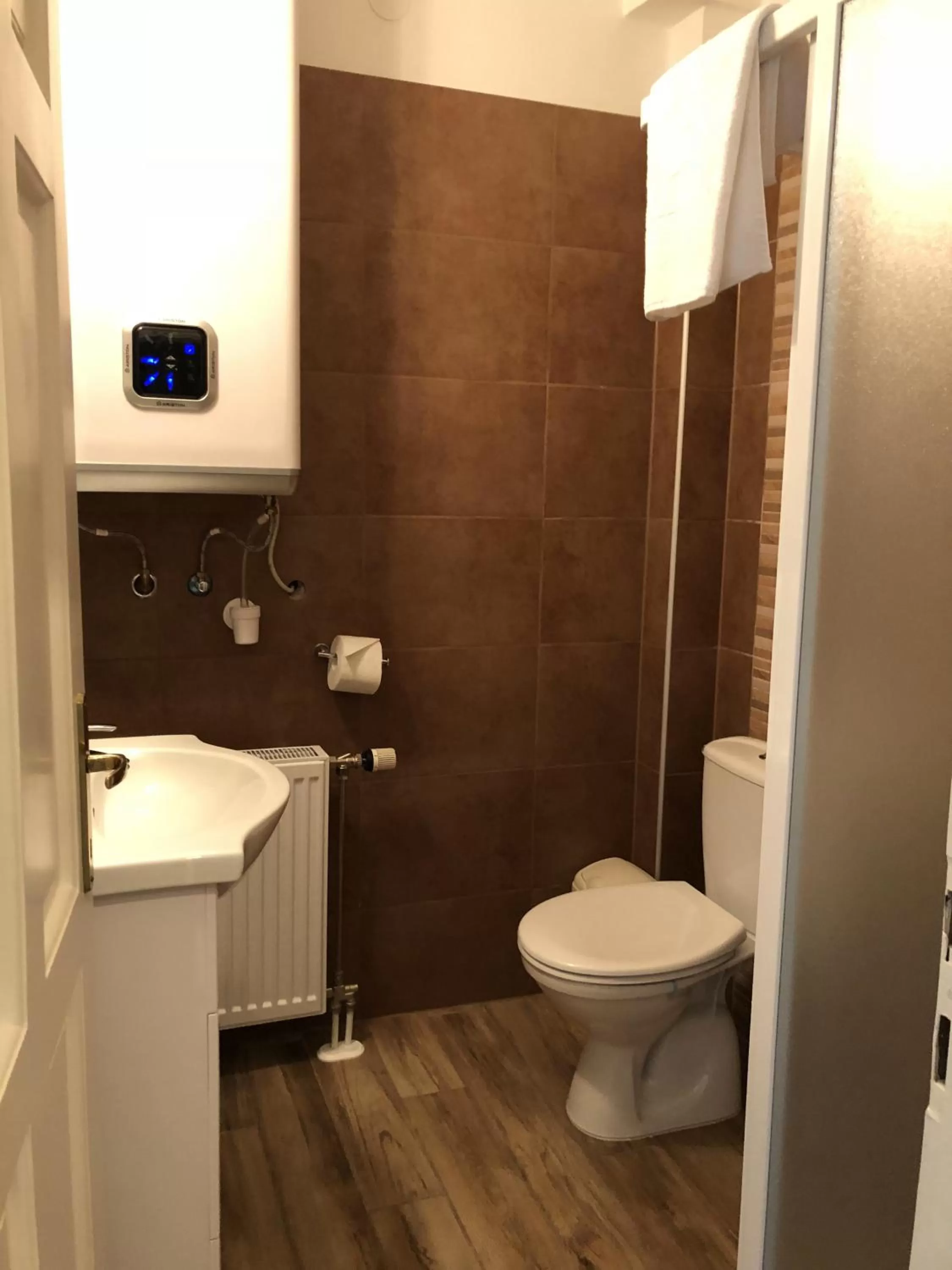 Bathroom in Zöldtető Panzió