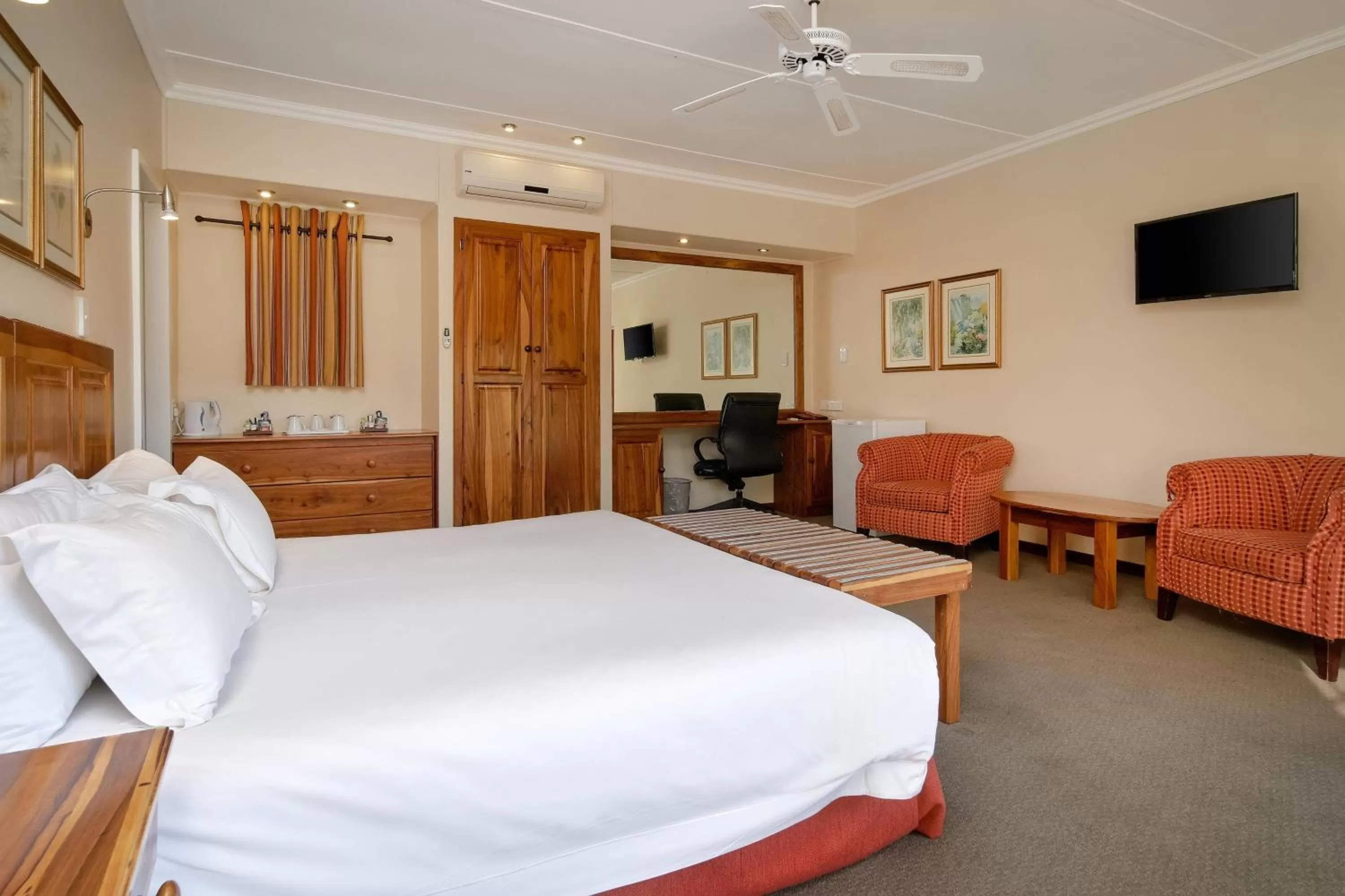 Photo of the whole room, Bed in Protea Hotel by Marriott Polokwane Ranch Resort