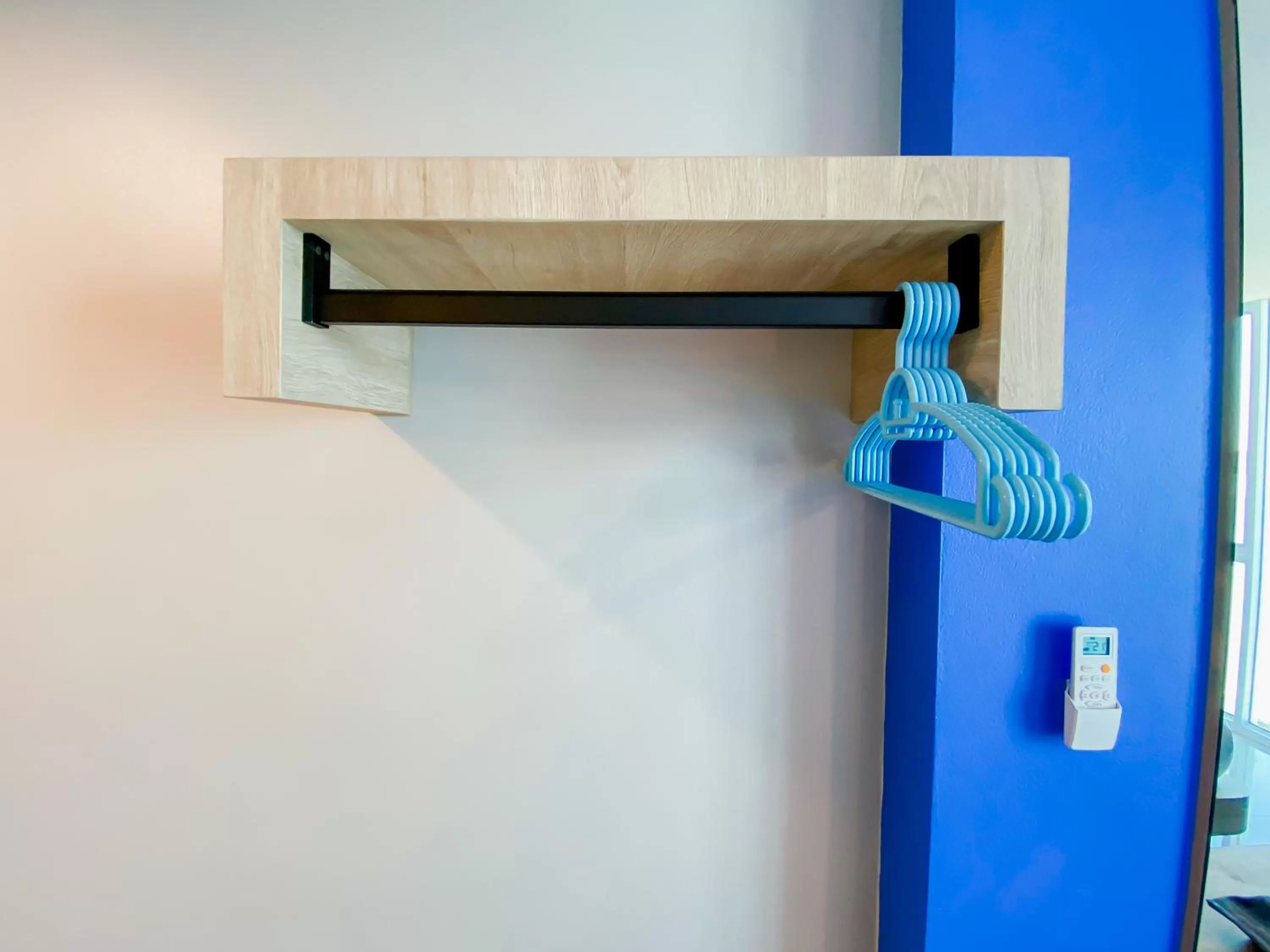 Photo of the whole room in วัน บัดเจท เชียงราย สนามบิน One Budget Hotel Chiangrai Airport