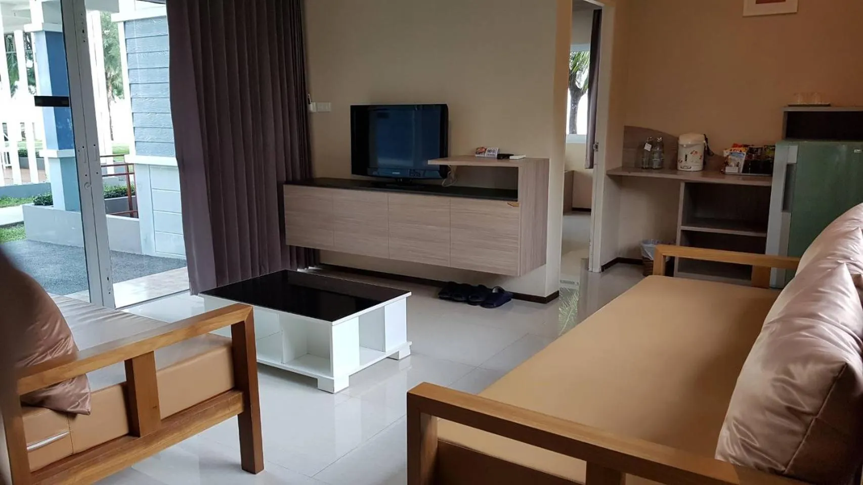 Dining area in Chaolao Tosang Beach Hotel
