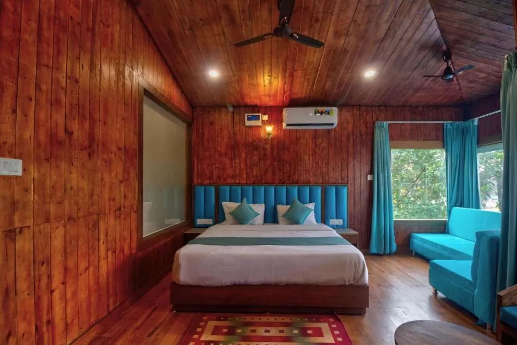 Bed in Oceano Beach Resort