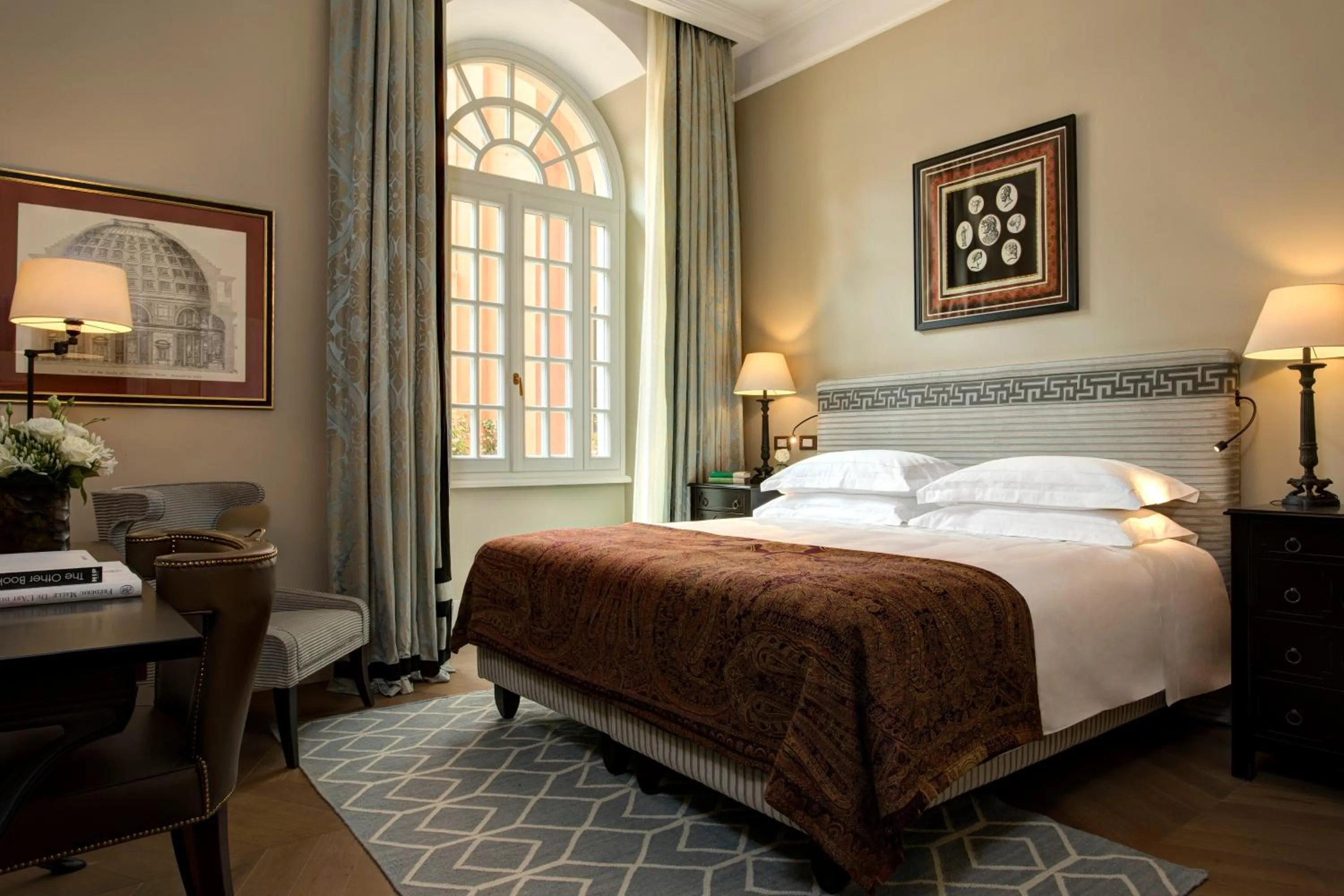 Bed in Rocco Forte Hotel De La Ville