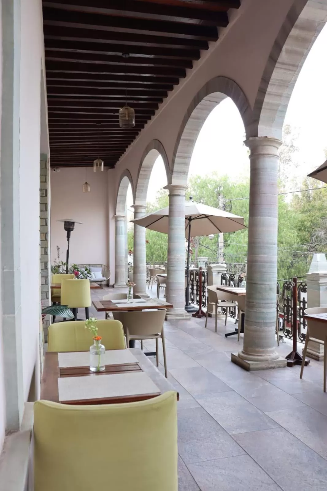 Restaurant/places to eat in Casa Florencia Hotel Boutique