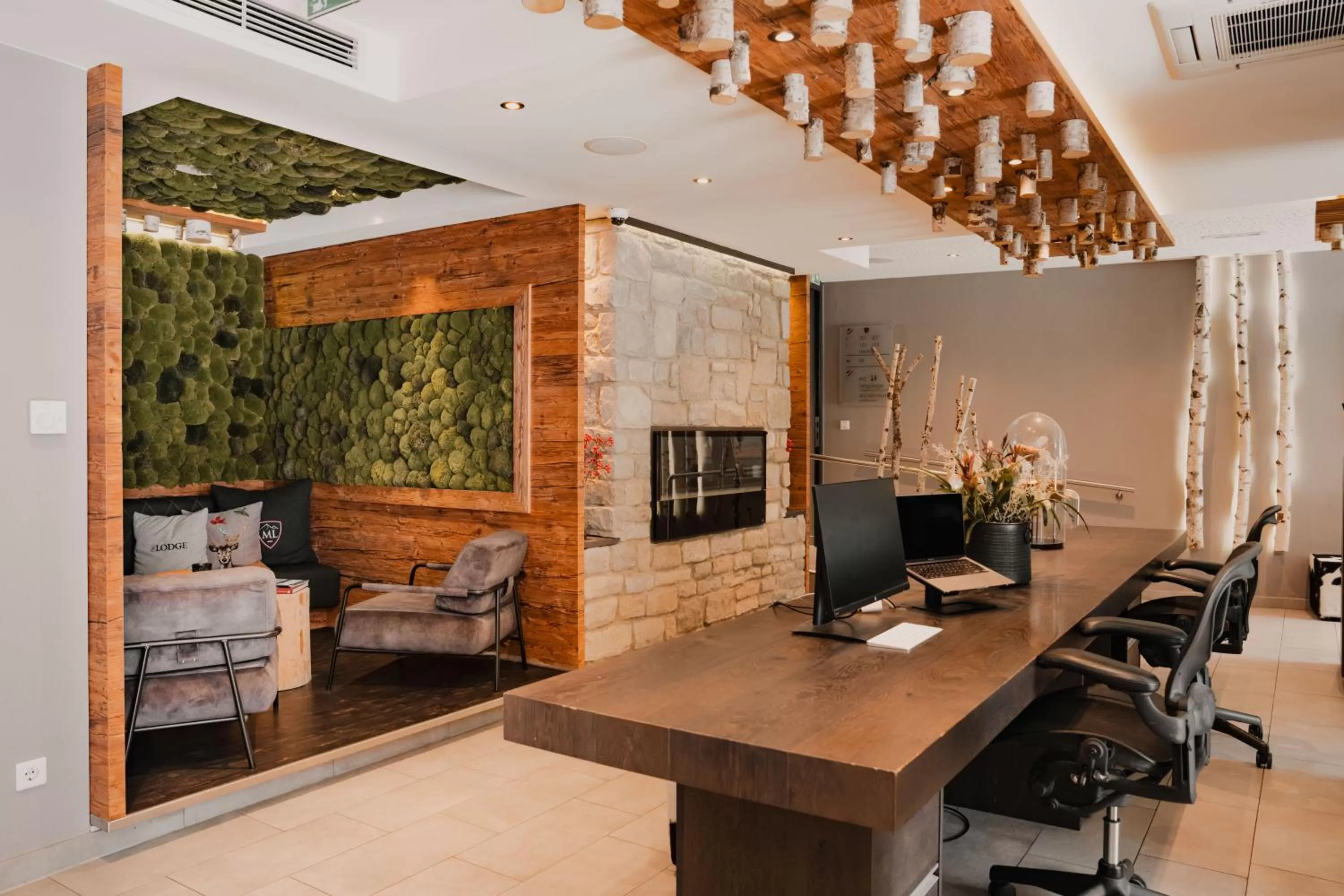 Lobby or reception in AvenidA Mountain Lodges Kaprun