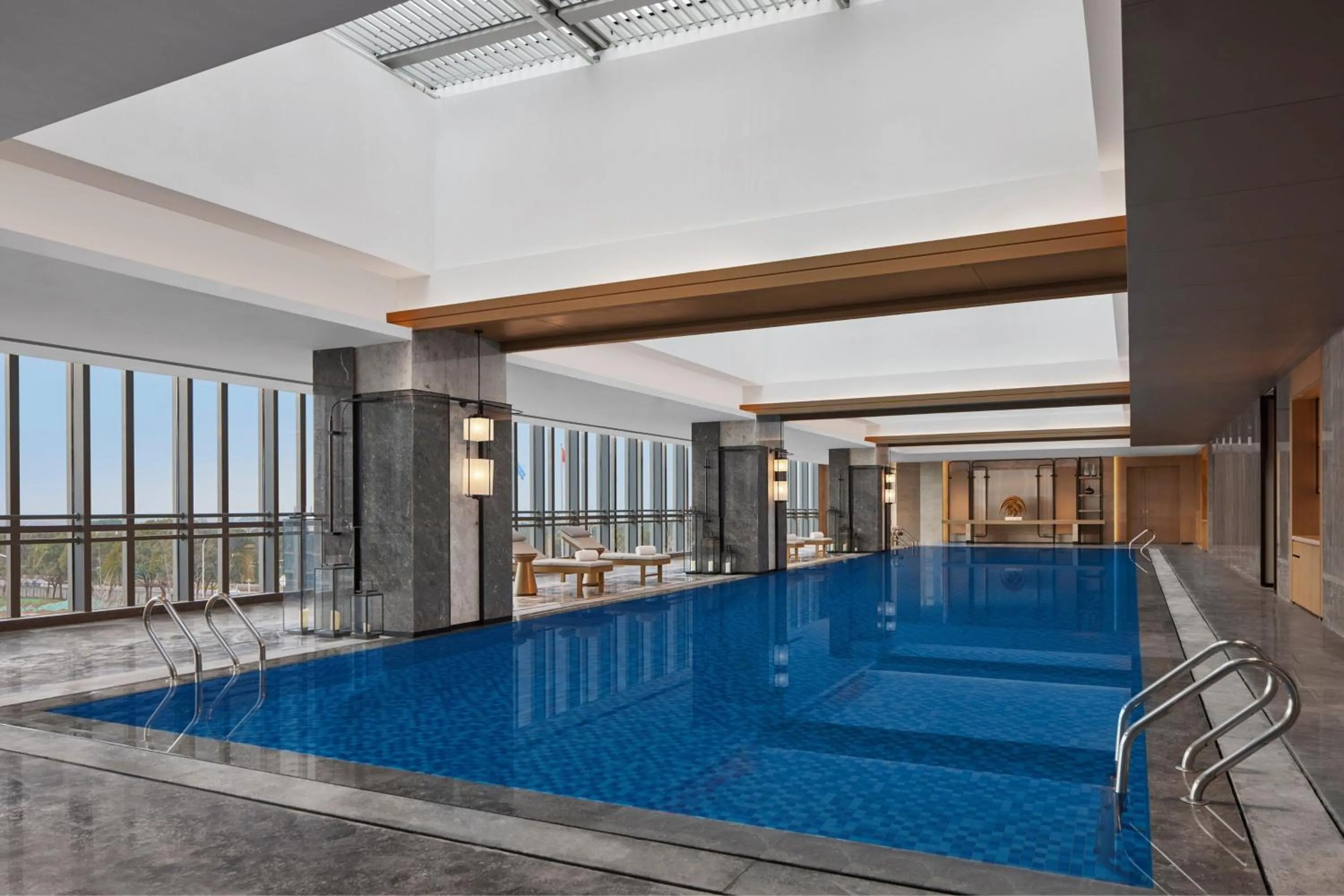 Swimming pool in Changzhou Marriott Hotel Jintan