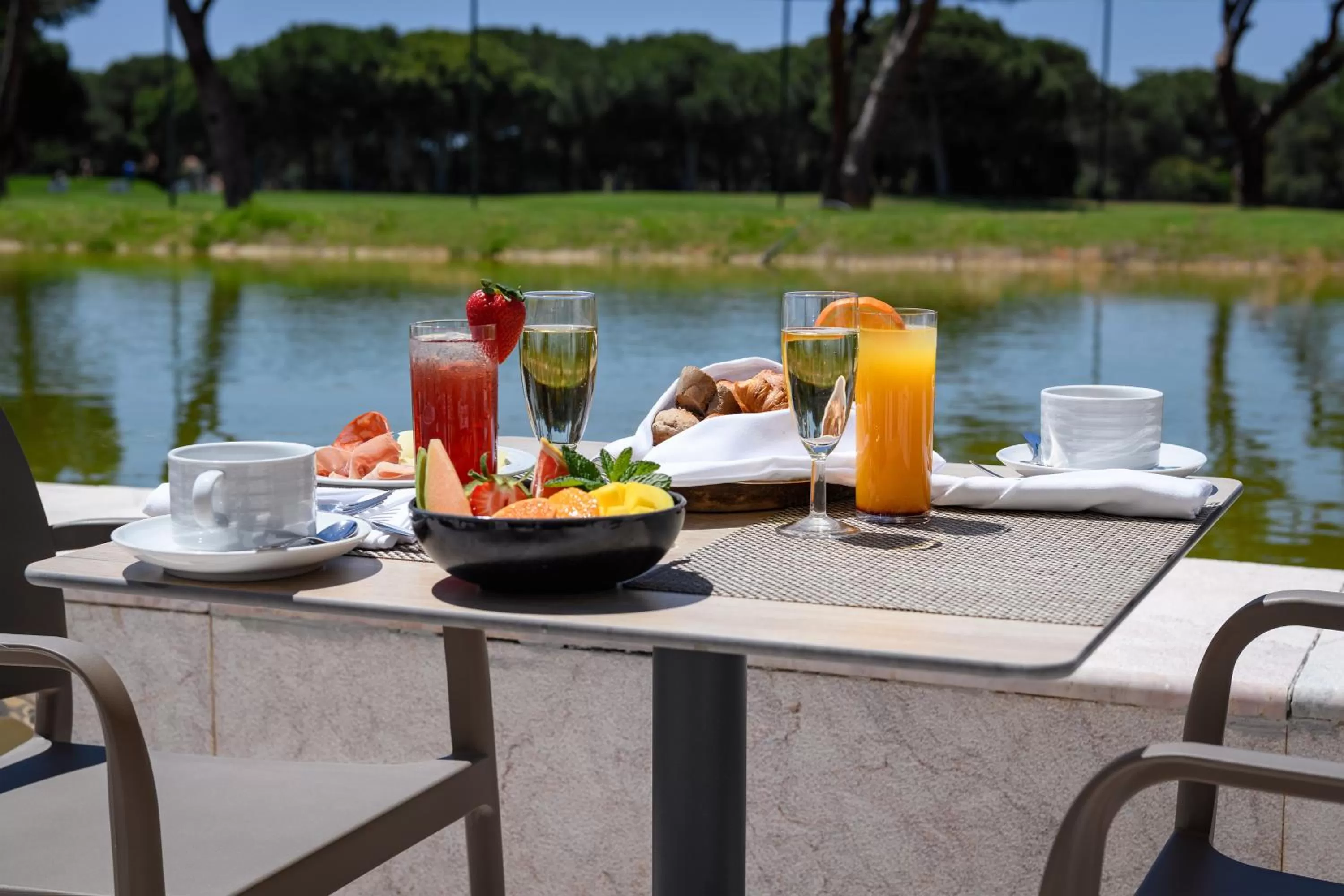 Food and drinks in Pestana Vila Sol - Vilamoura Premium Golf Resort