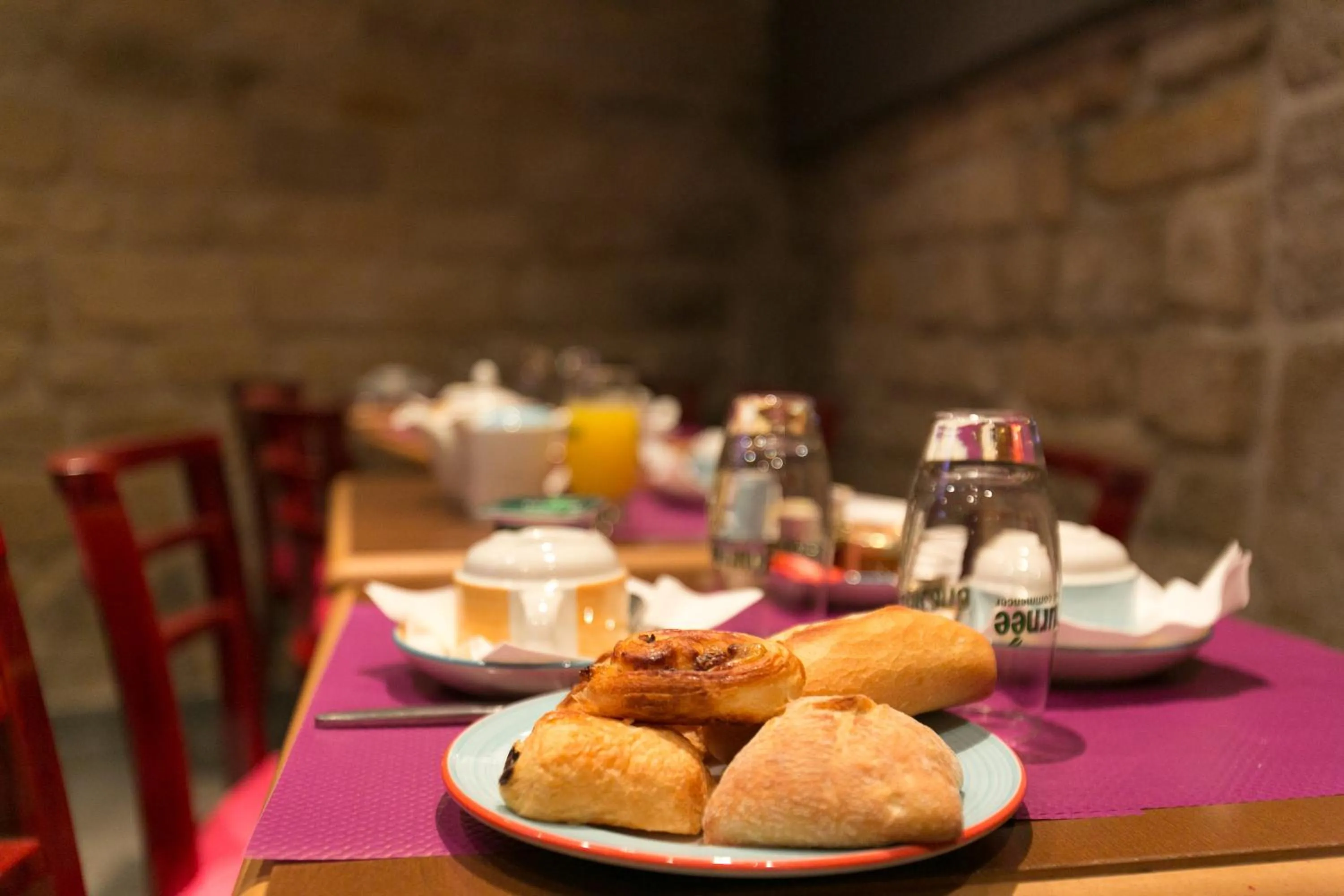 Food and drinks in Hotel Atelier Vavin