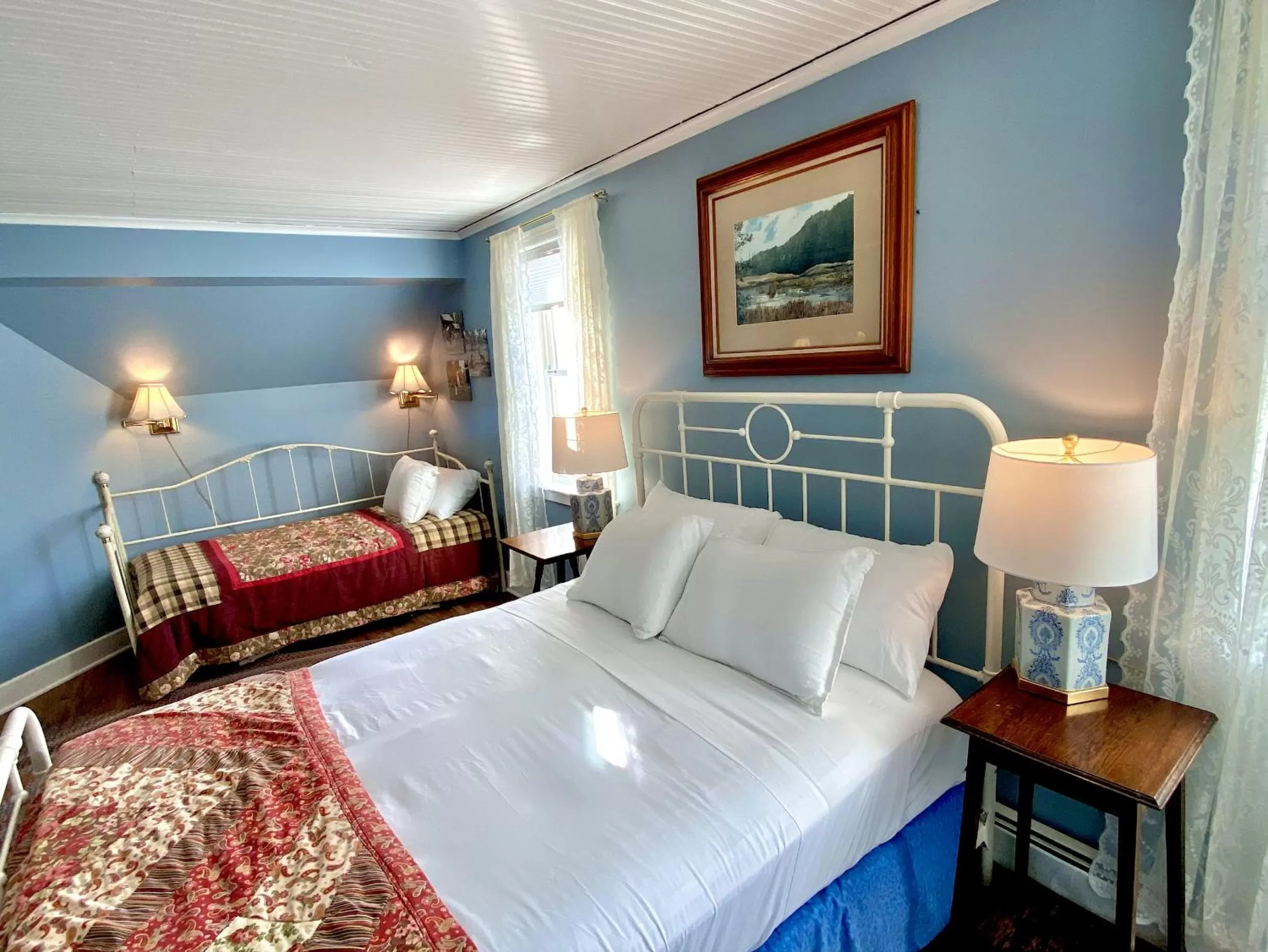 Bedroom, Bed in Orcas Hotel