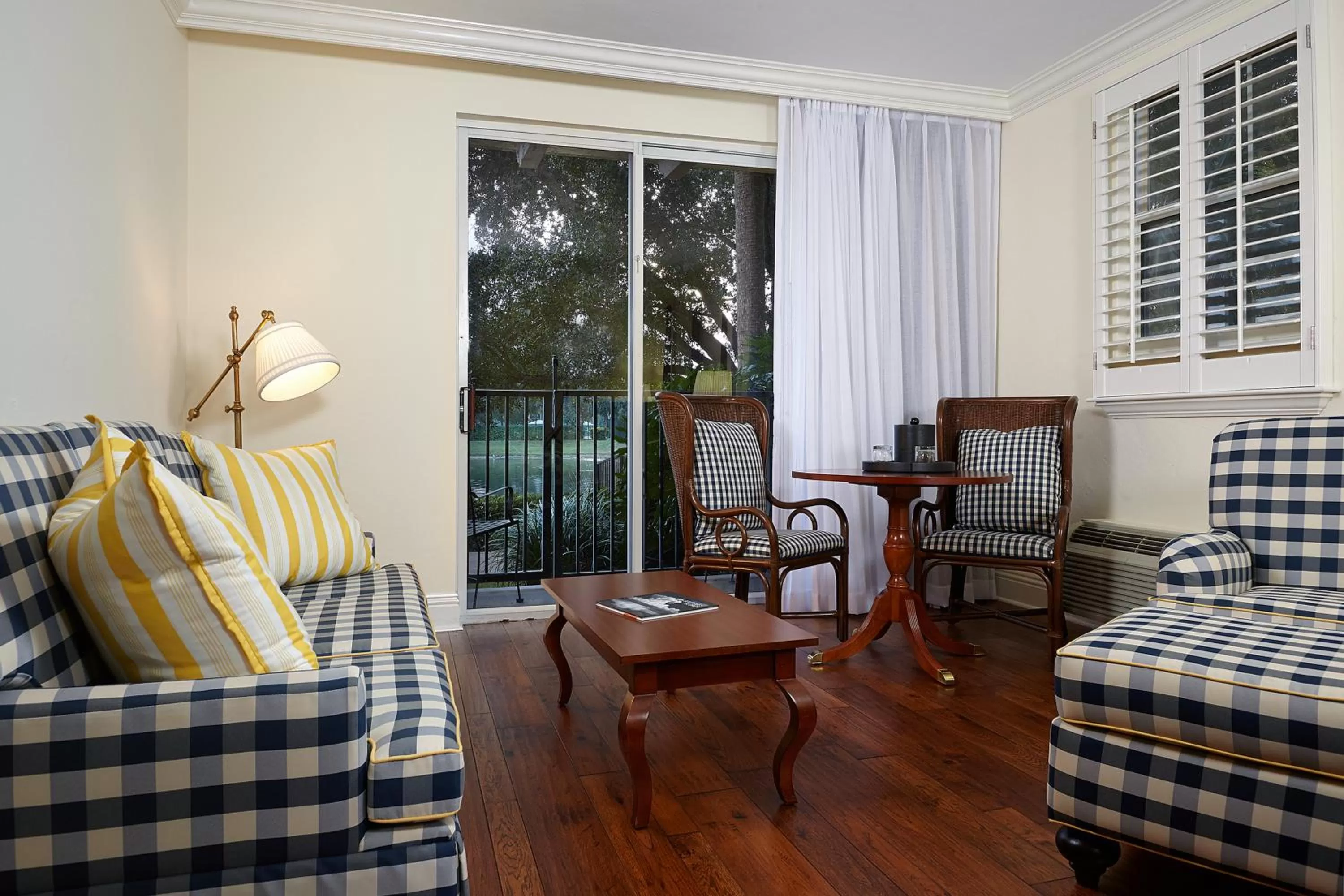 Living room in Inn at Pelican Bay