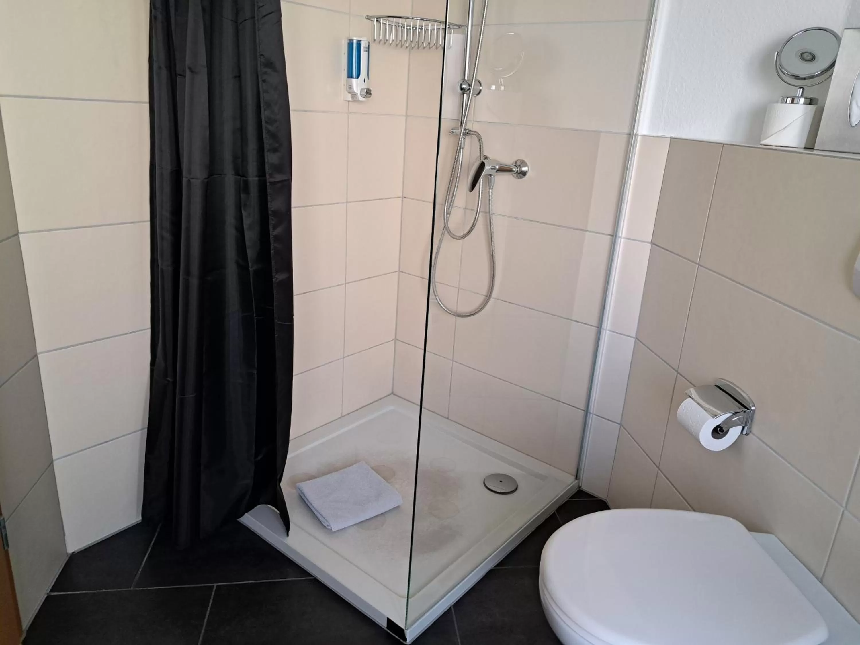 Bathroom in Apartment-Hotel Schillerplatz