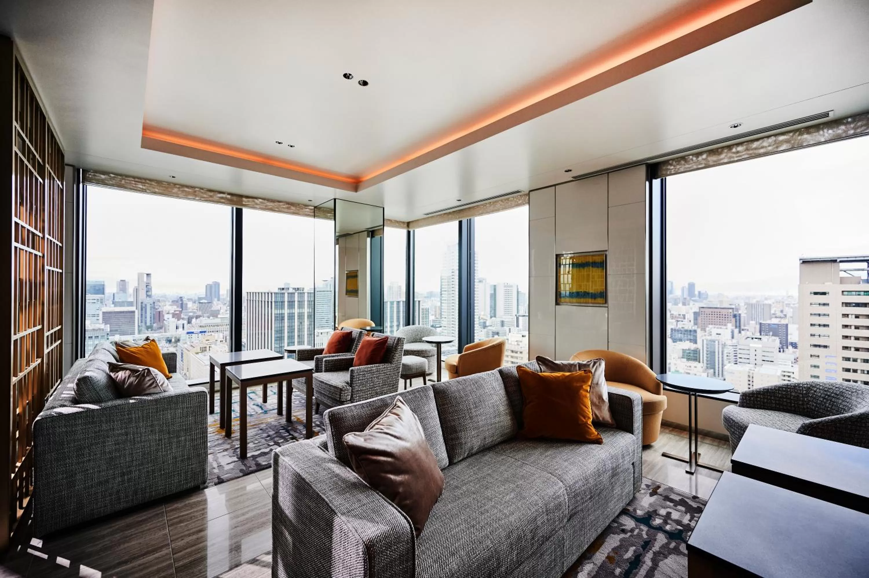 Lounge or bar in The Royal Park Hotel Iconic Osaka Midosuji