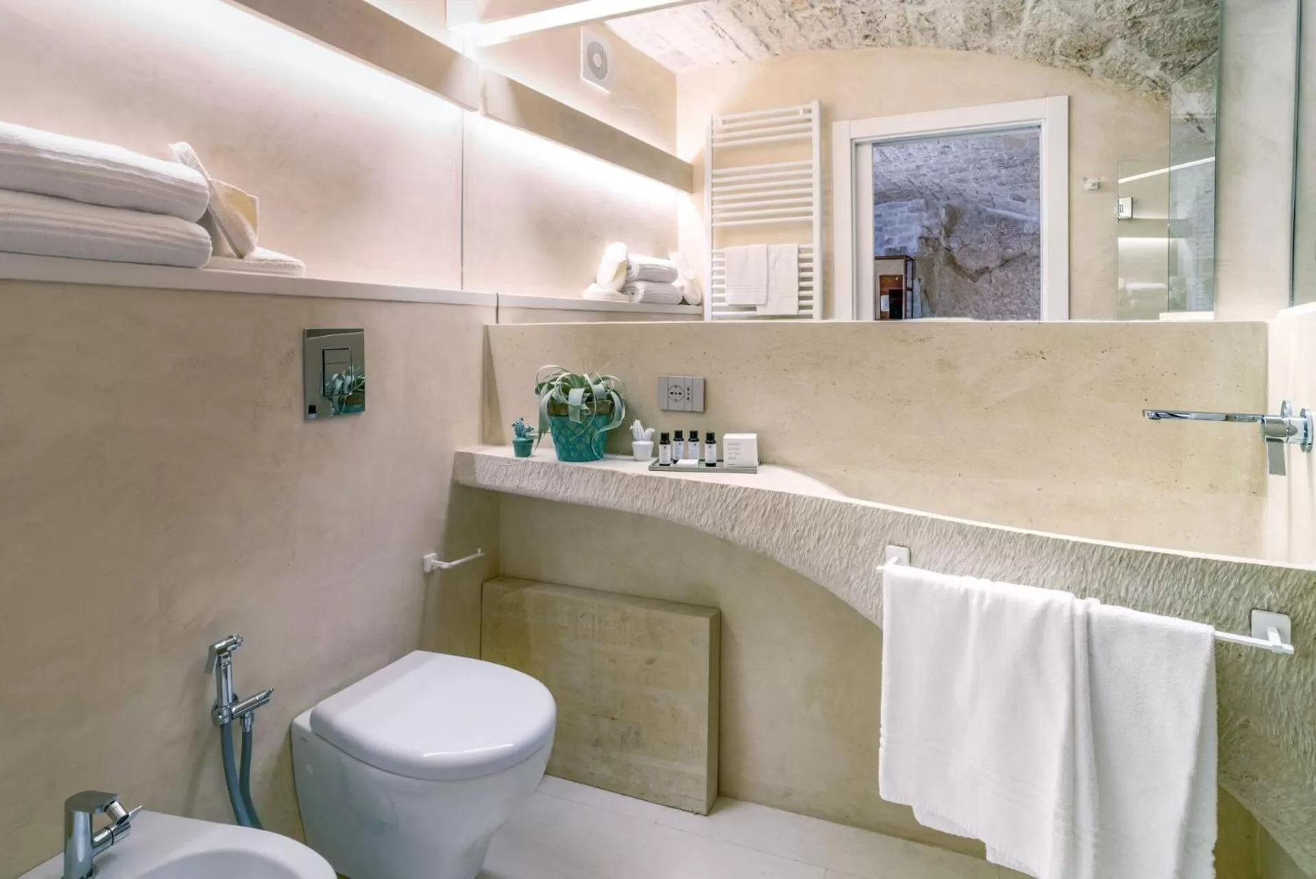 Bathroom in Vico Bianco Raro Villas Smart Rooms Collection