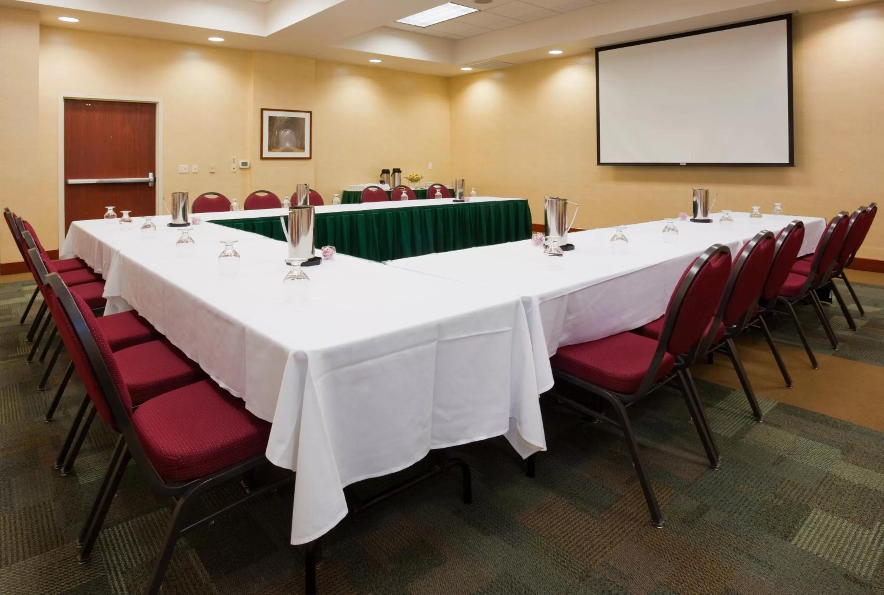 Meeting/conference room in Holiday Inn Madison at The American Center by IHG