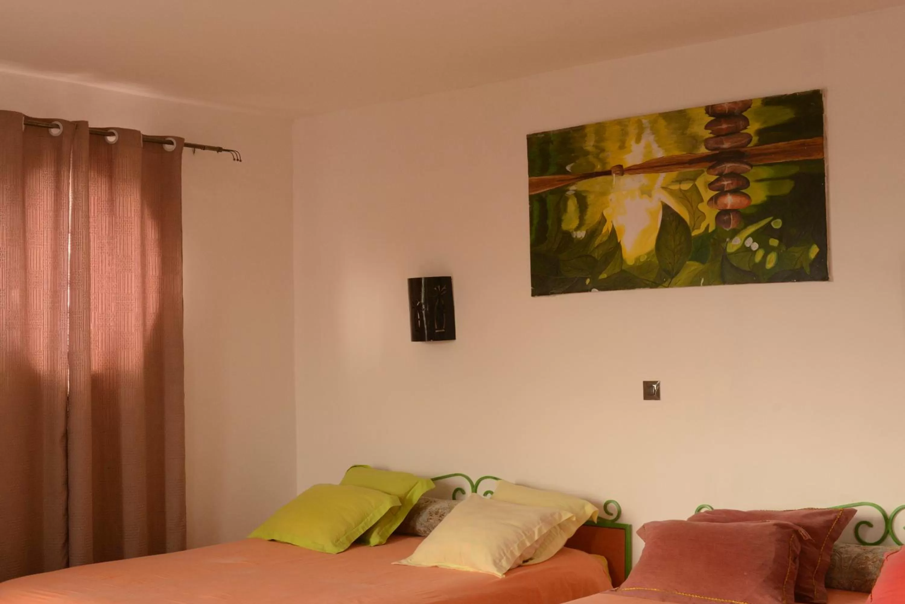 Bed in Hotel Le Relais Normand