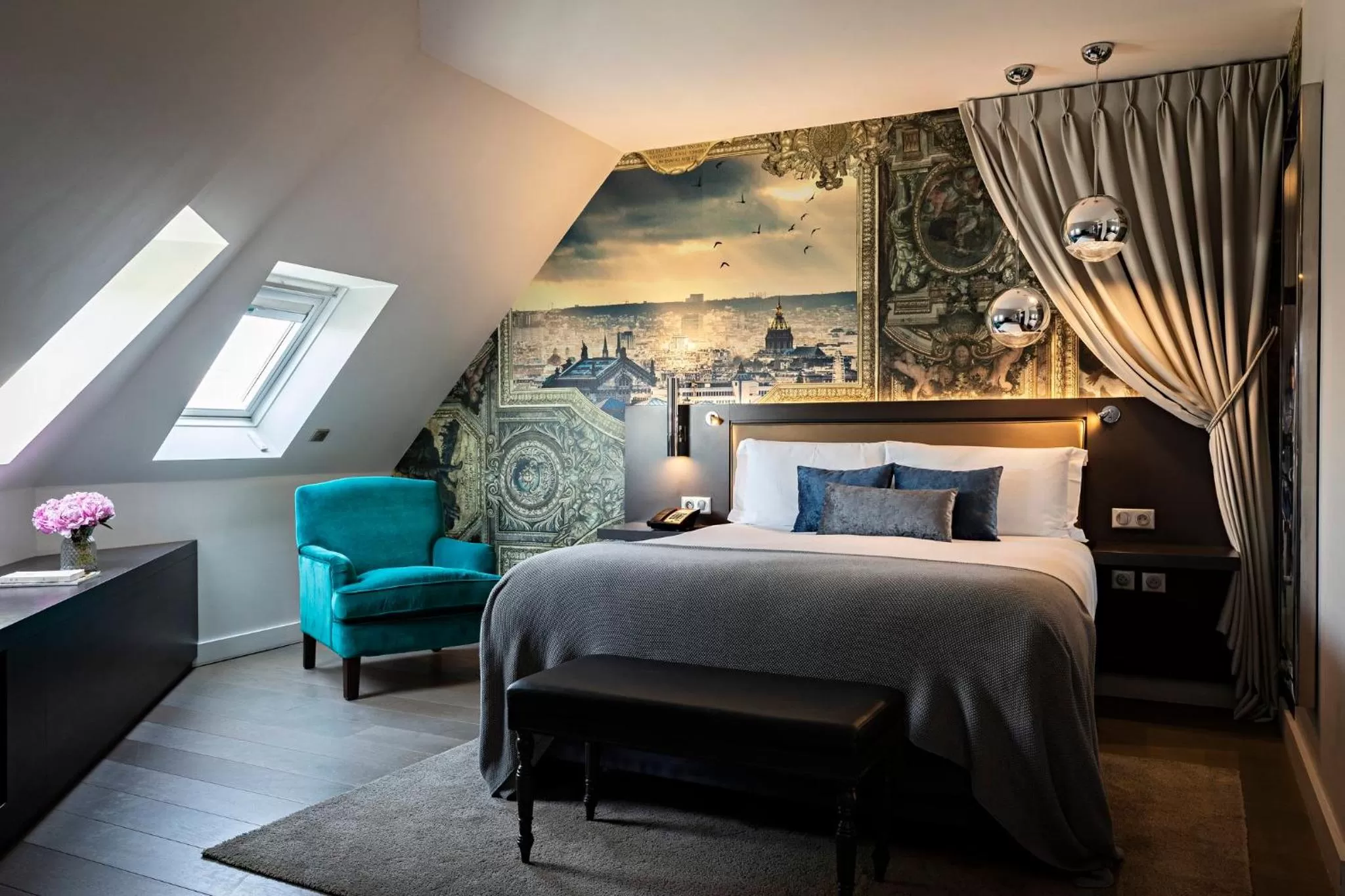 Photo of the whole room, Bed in Hotel Indigo Paris - Opera by IHG