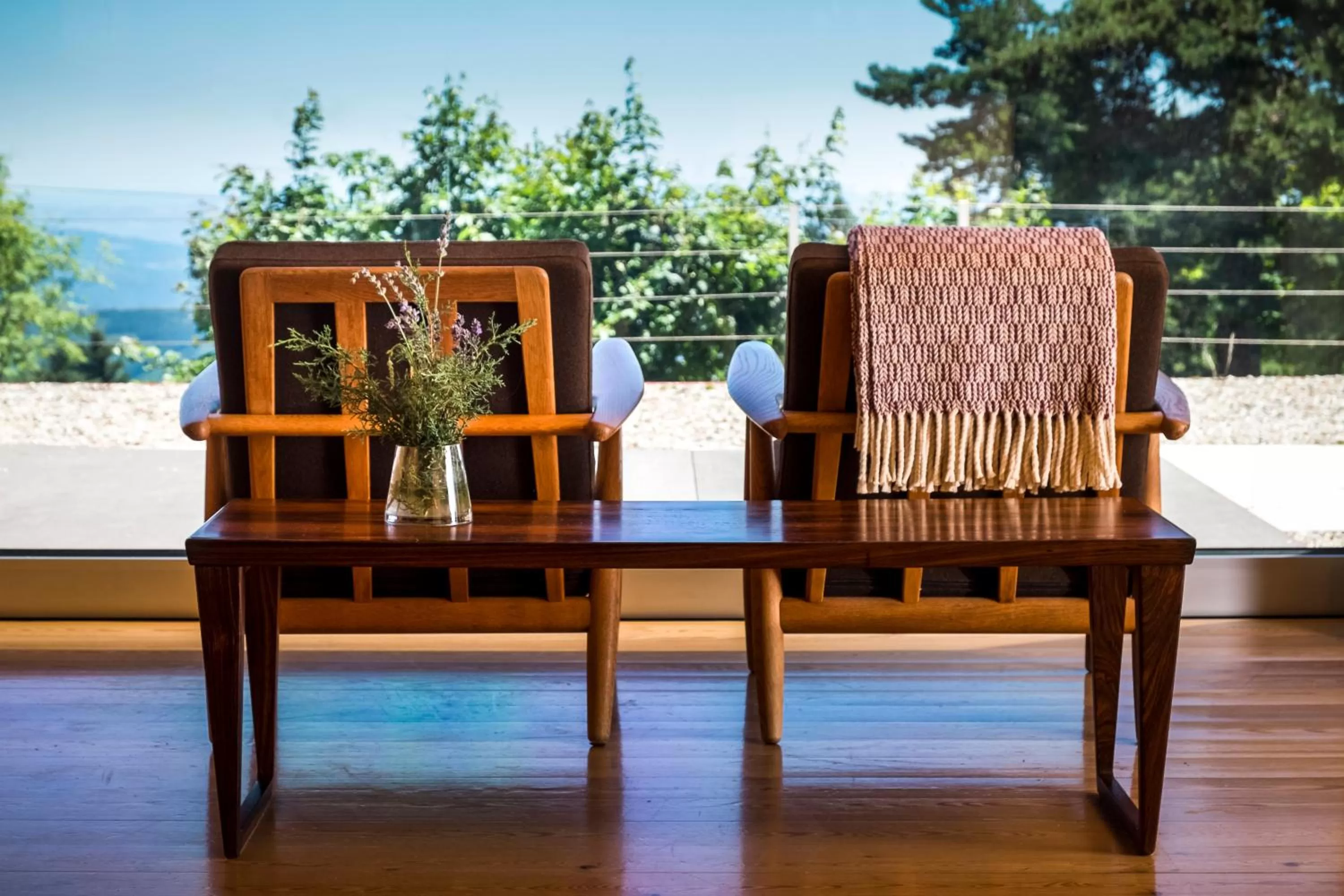 Communal lounge/ TV room in Casa das Penhas Douradas - Burel Expedition Hotel