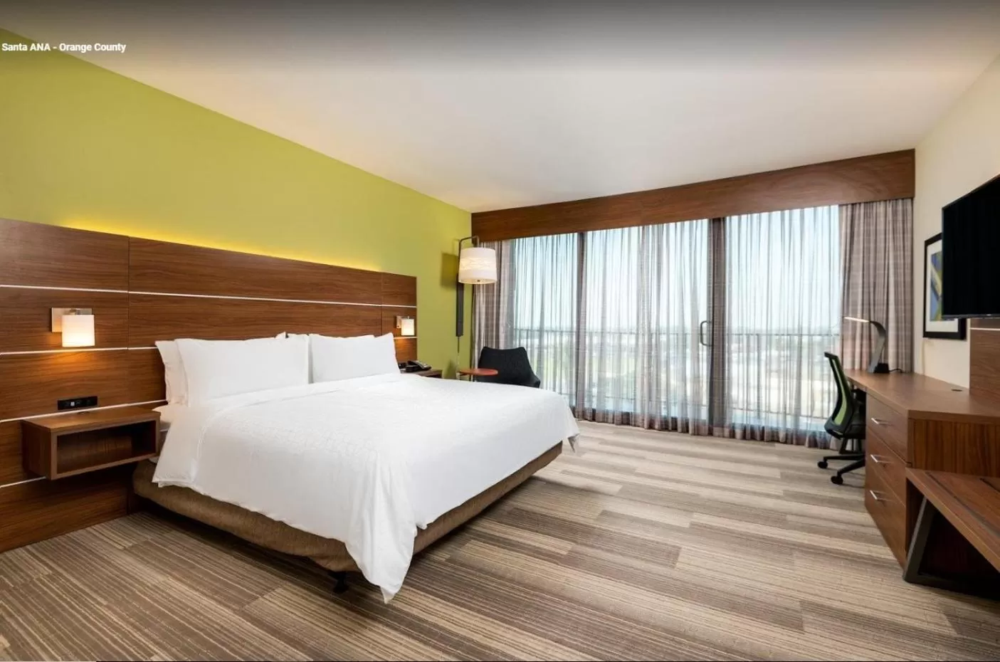 Photo of the whole room, Bed in Holiday Inn Express & Suites Santa Ana - Orange County by IHG