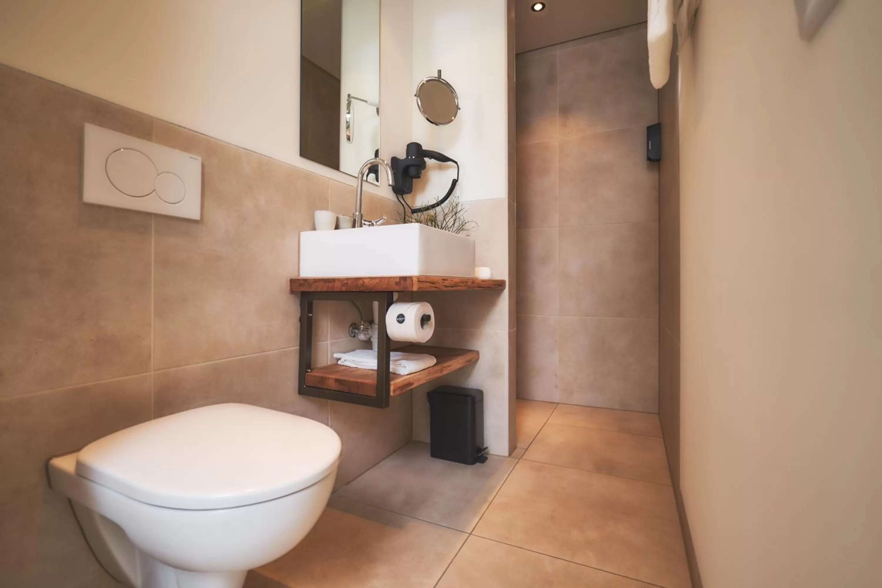 Bathroom in Dorpsherberg De Roskam