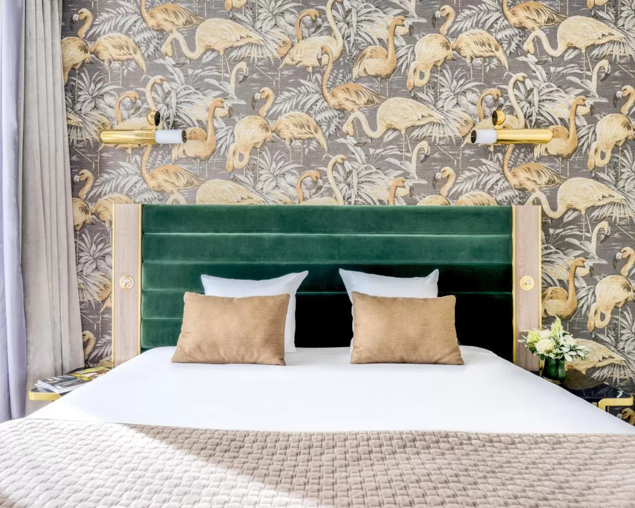 Bed in Hotel Opéra Opal