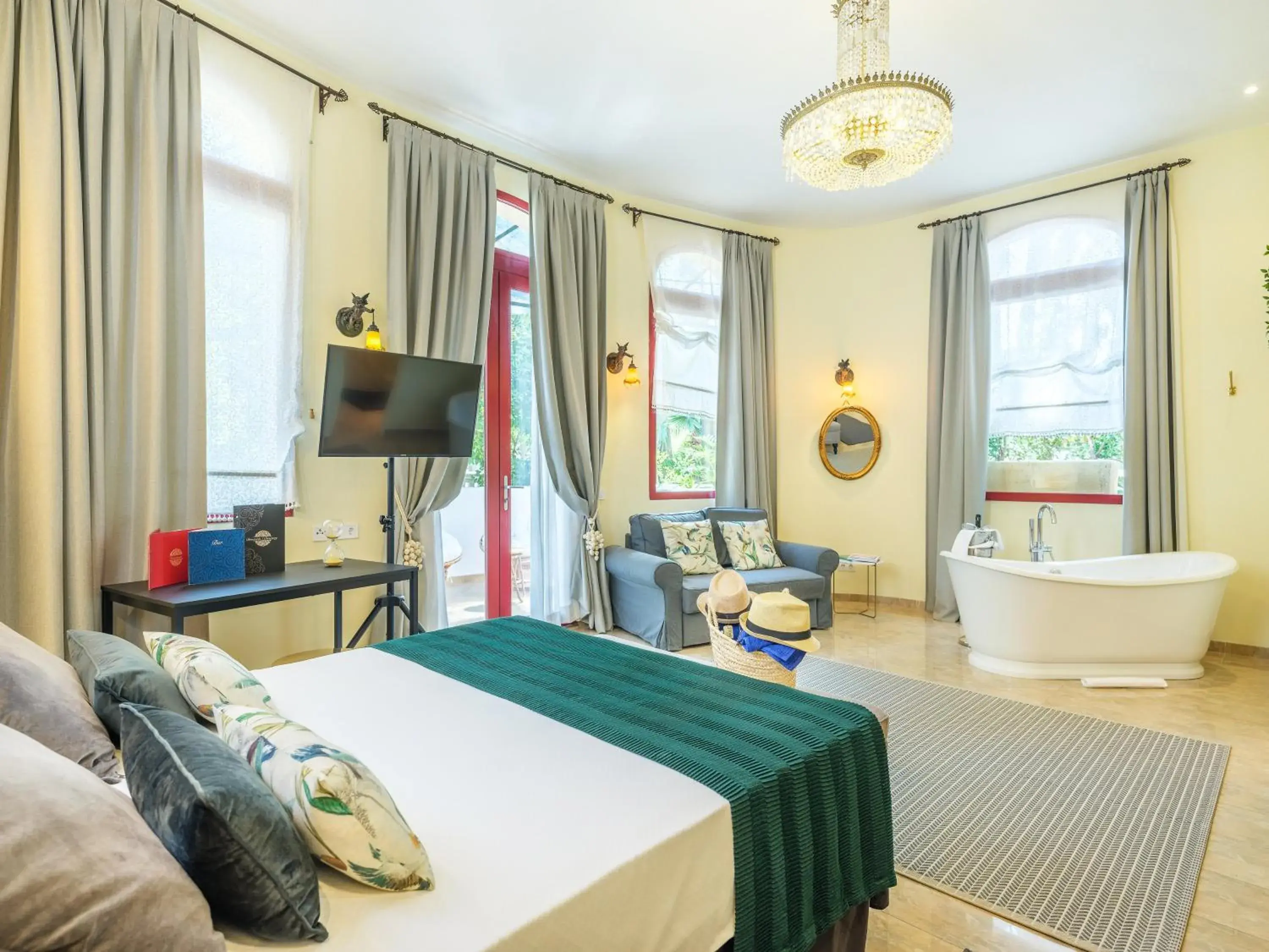 Deluxe Double Room in Hotel Ciutat Jardi Deluxe Double Room in Hotel Ciutat Jardi