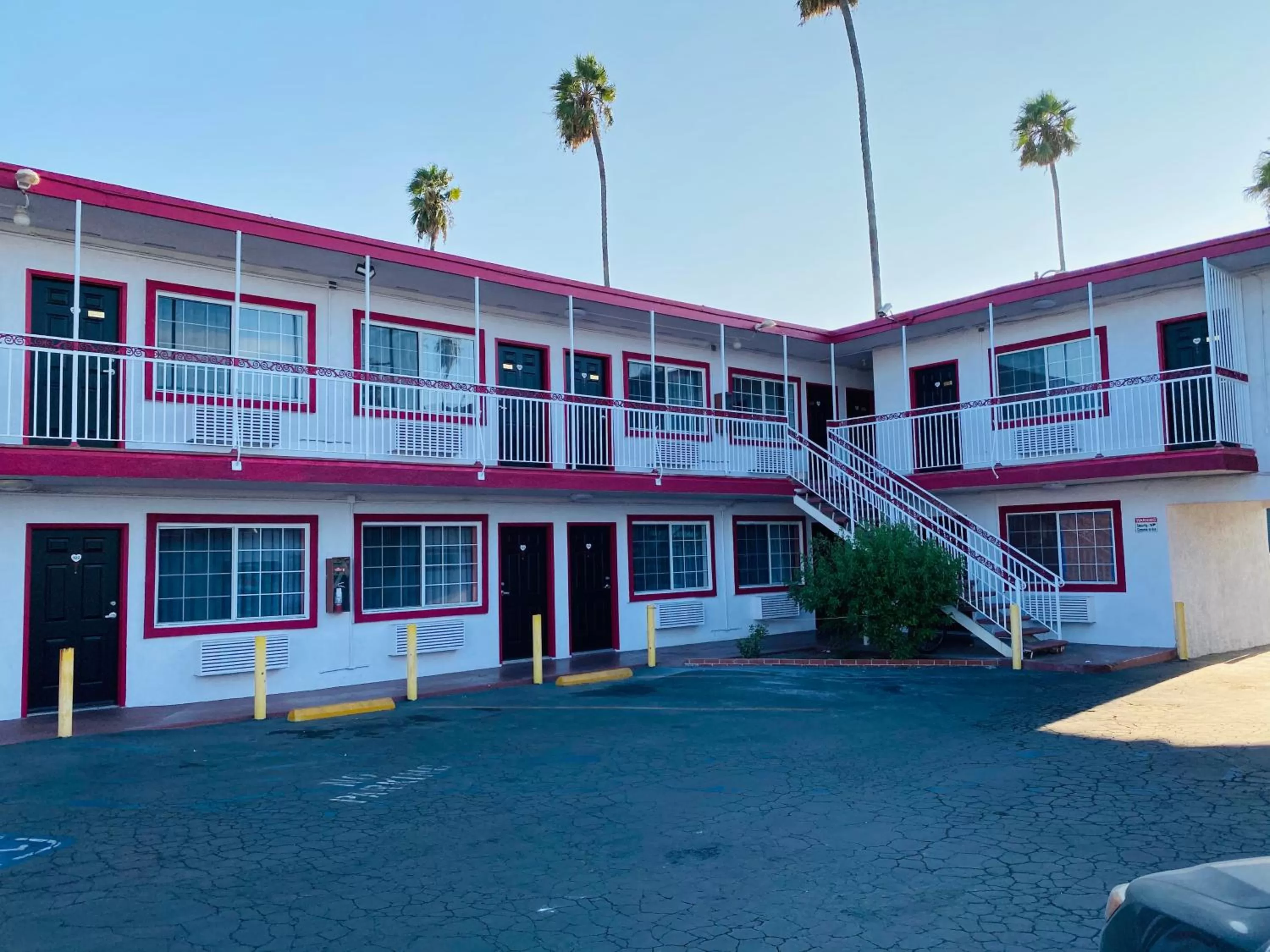 Property Building in Casa Valentine Inn - Los Angeles