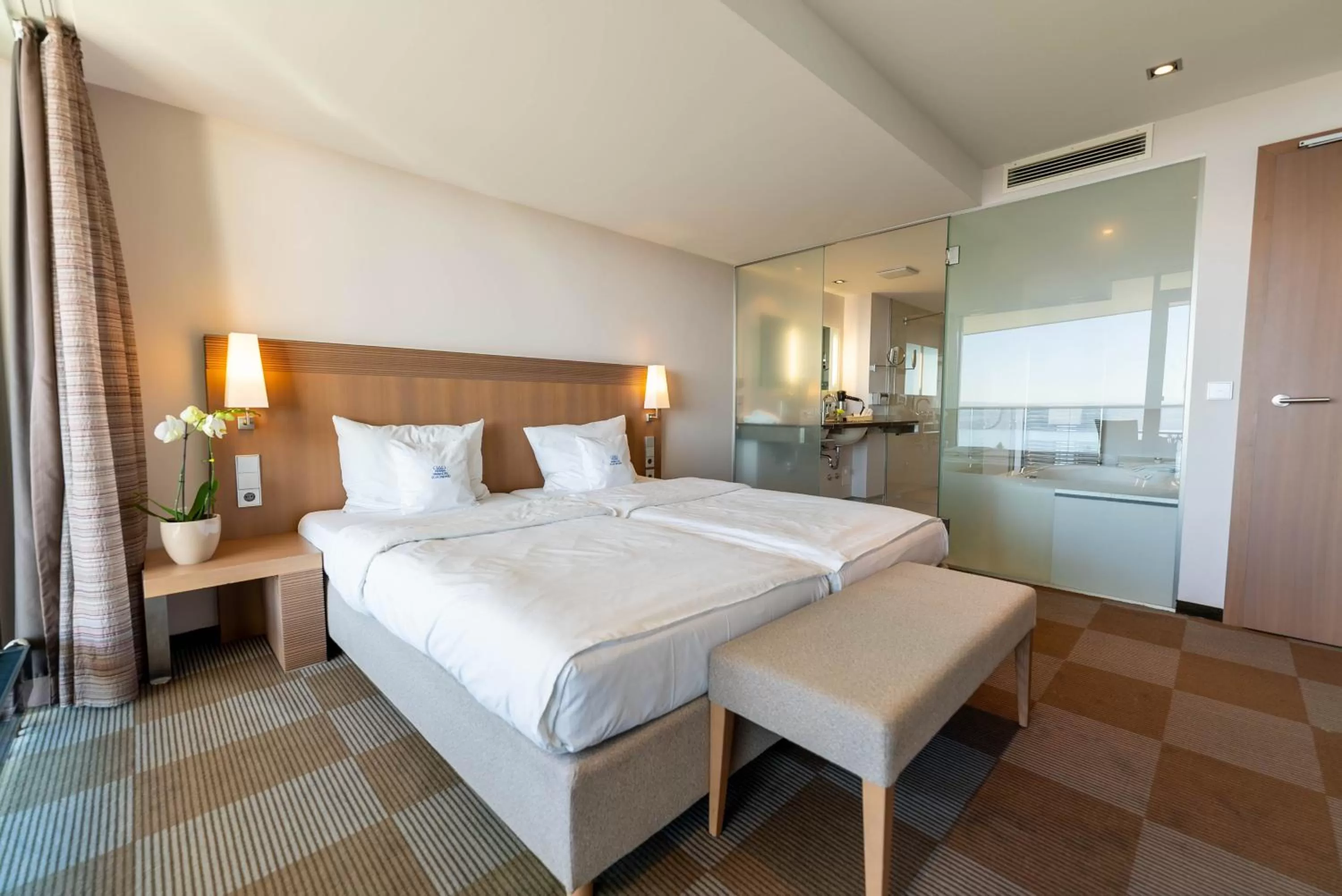 Bed in Parkhotel St.Leonhard