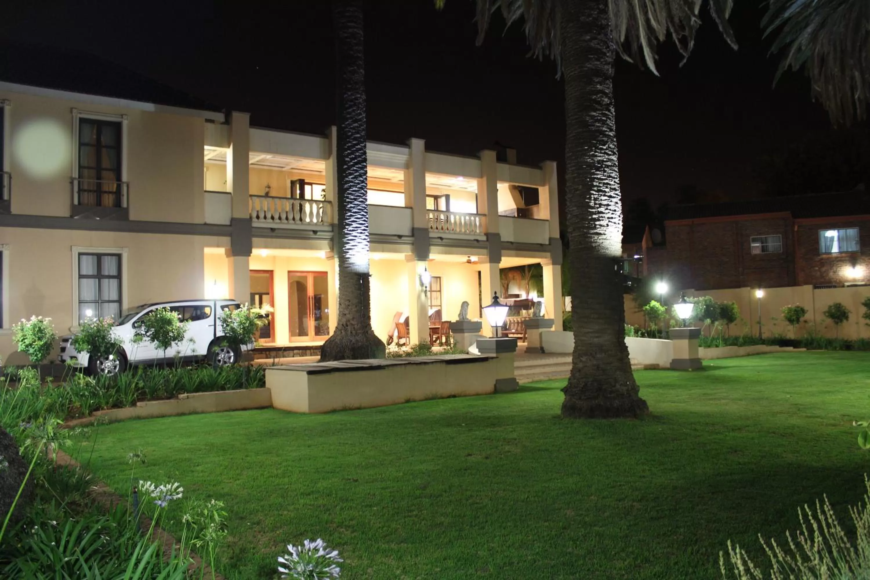 Property Building in Villa Palma