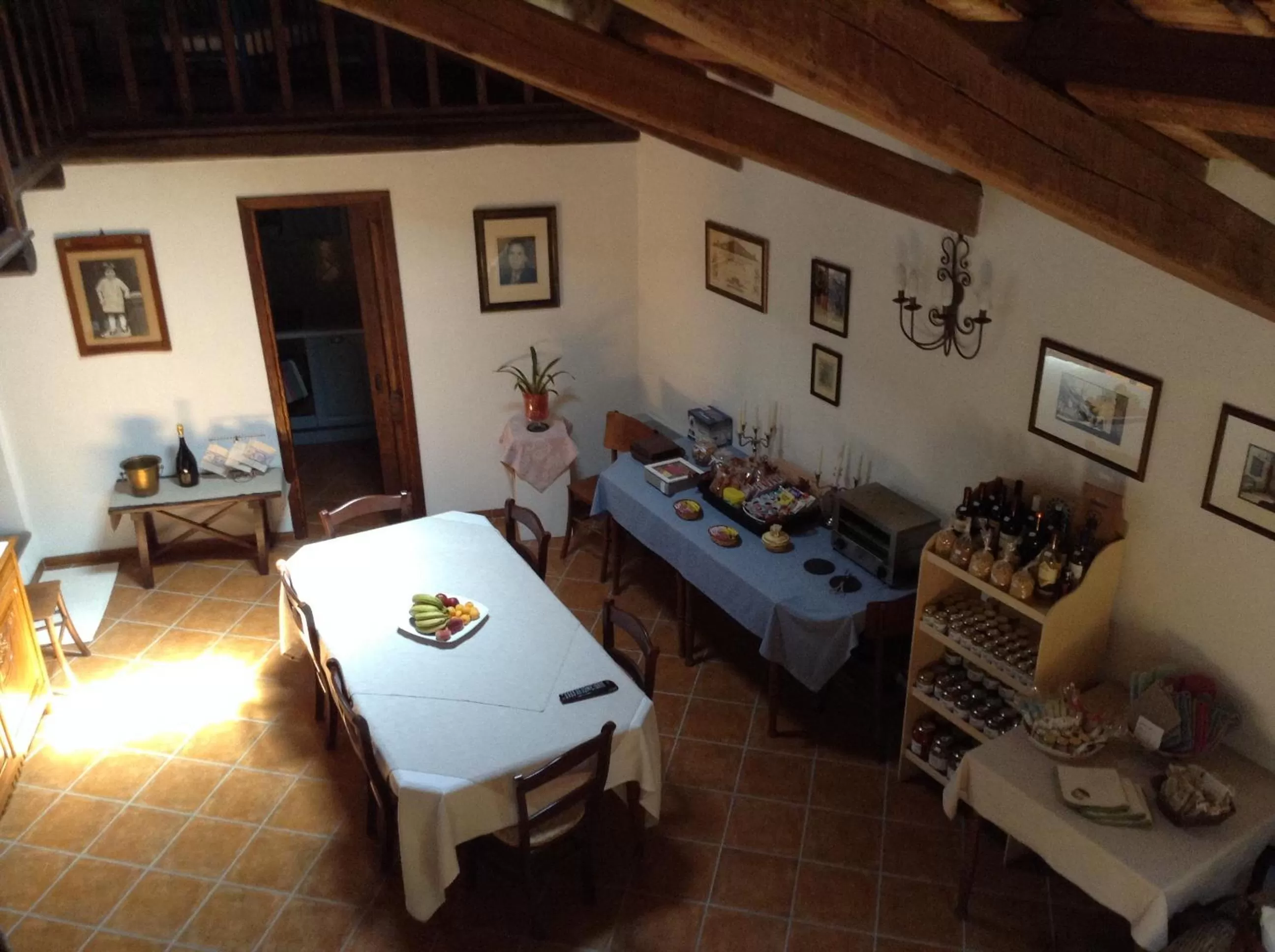 Communal lounge/ TV room in B&B Charme Sa Pardina