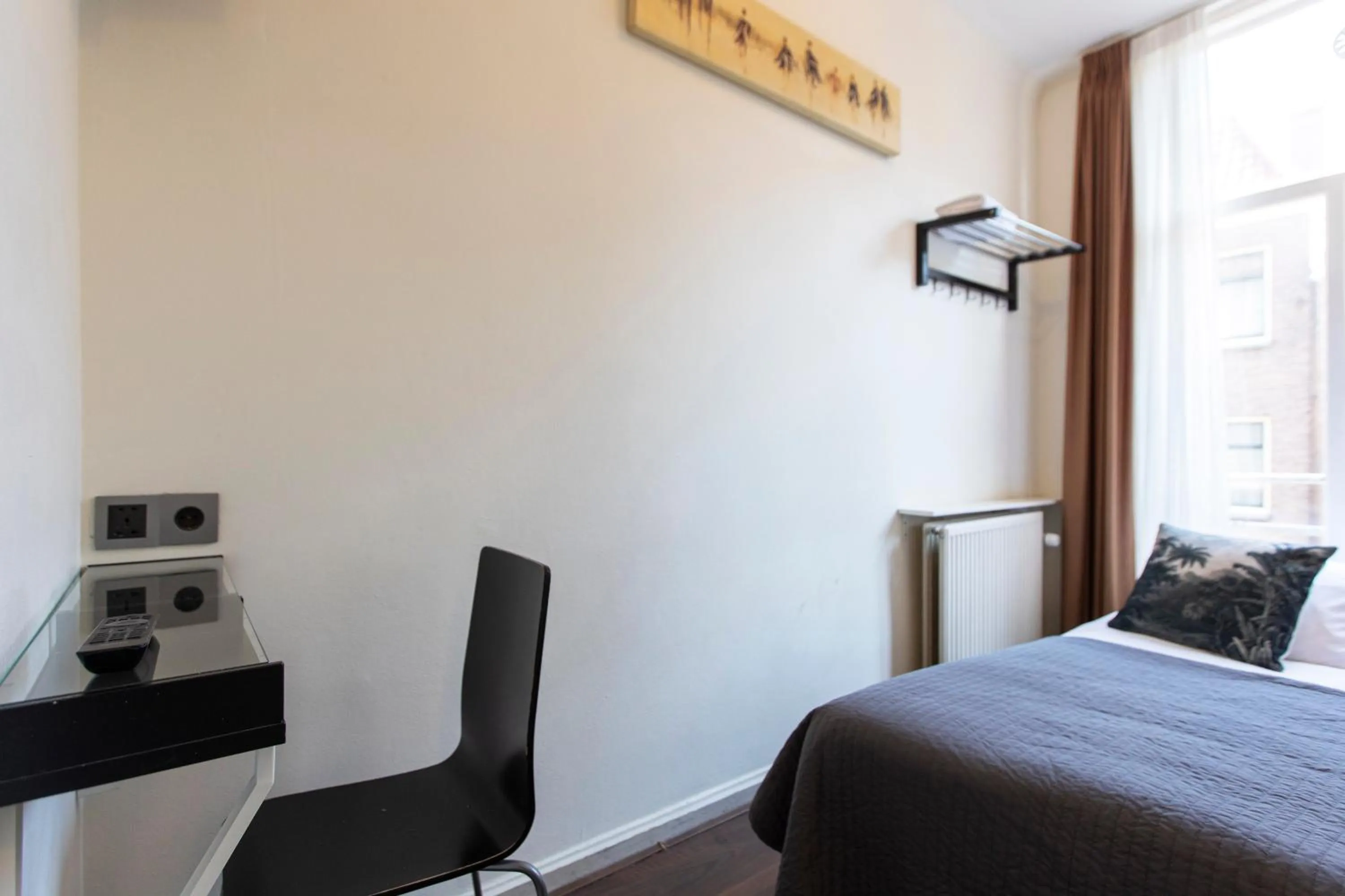 Area and facilities, Bed in Quentin Arrive Hotel